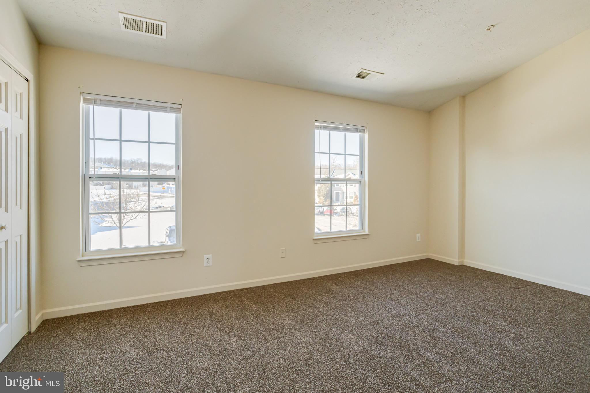 HOLLY WOODS - Residential