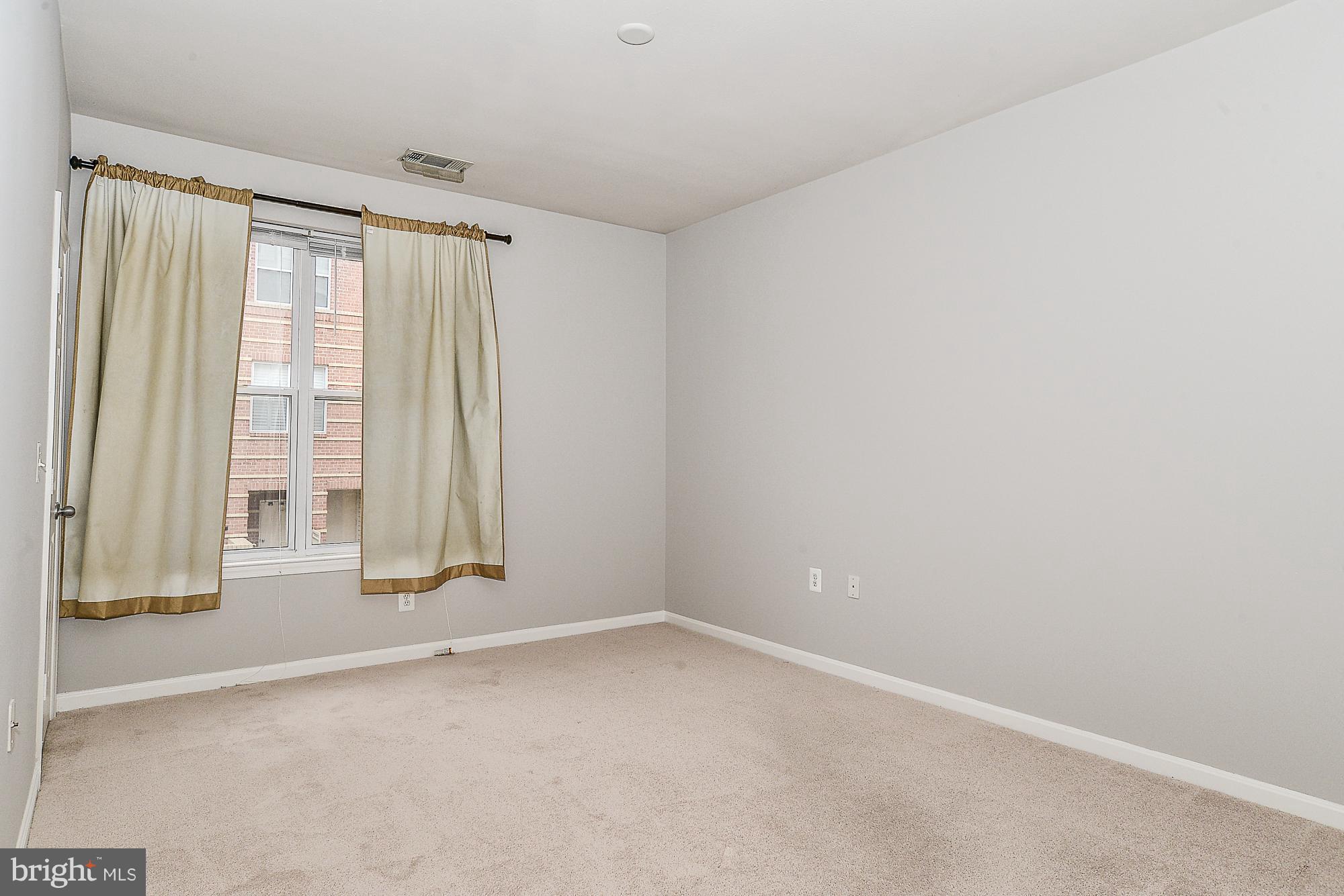 MARQUIS AT VIENNA STATION - Residential