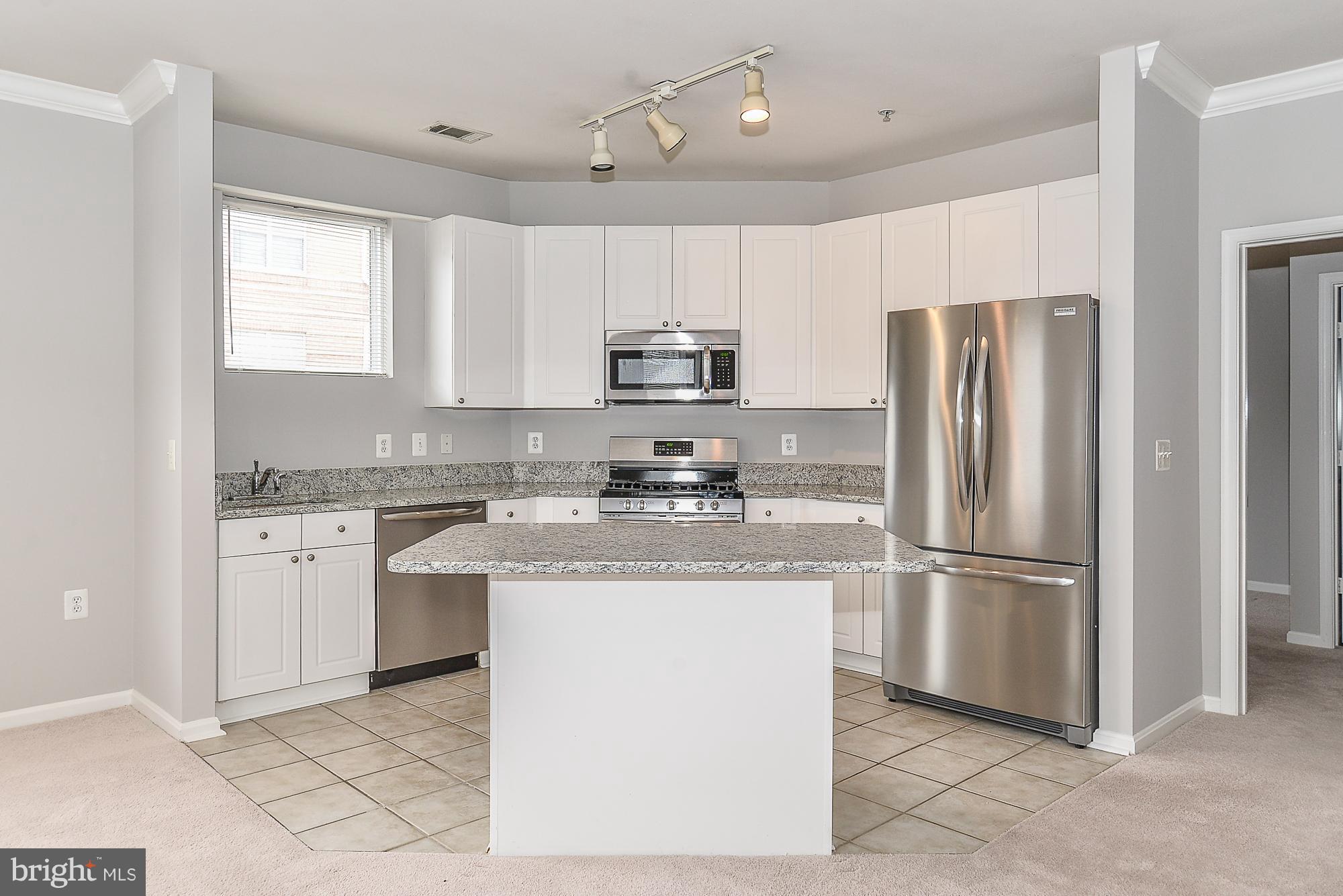 MARQUIS AT VIENNA STATION - Residential