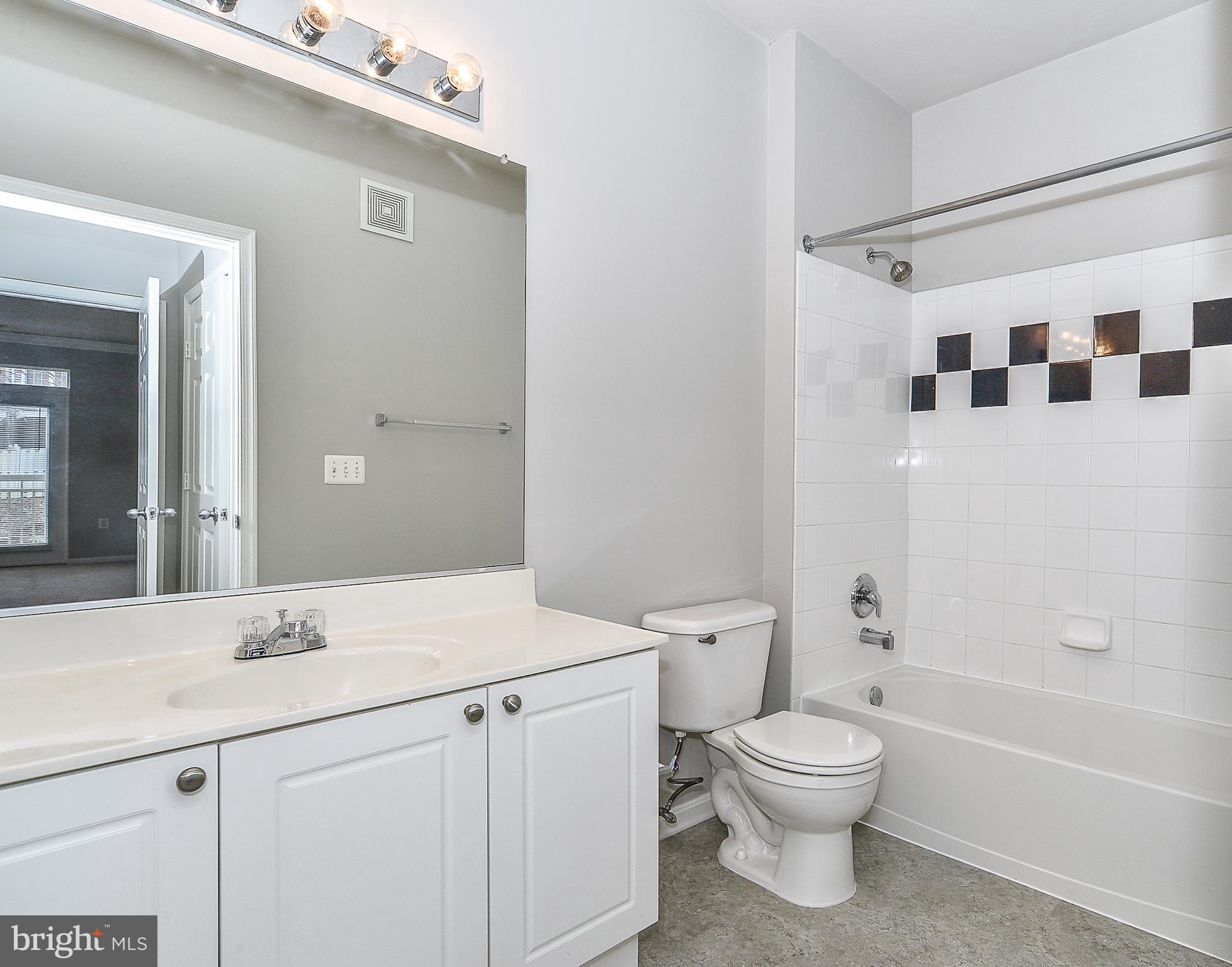 MARQUIS AT VIENNA STATION - Residential