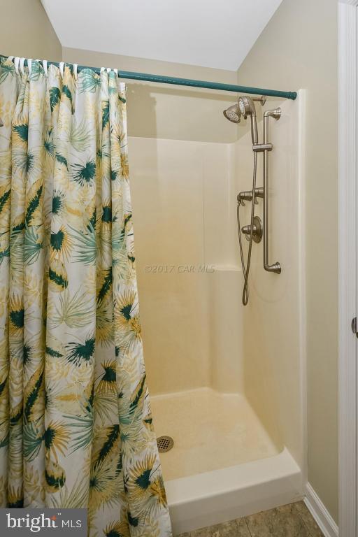 SHALLOWS THE - Residential