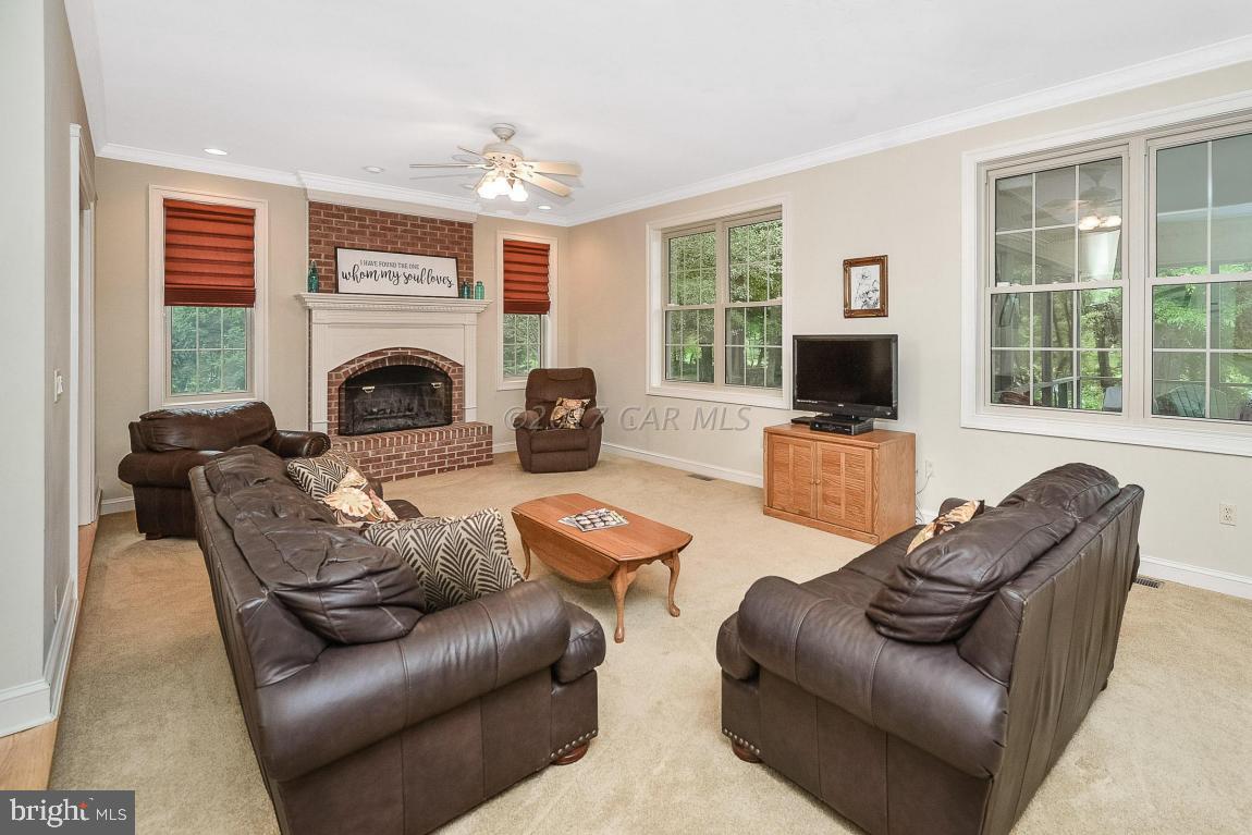 SHALLOWS THE - Residential