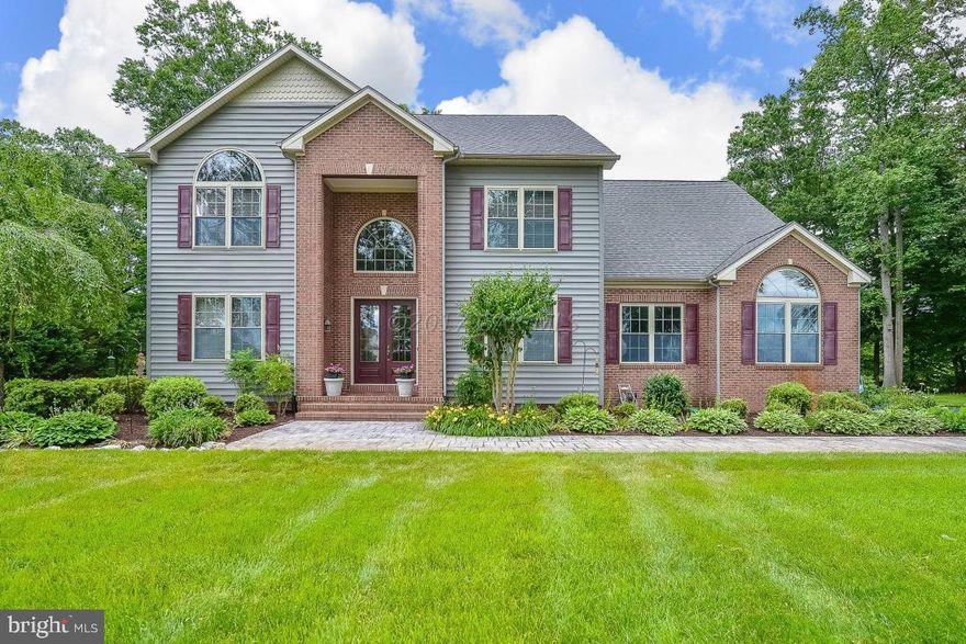 NESTLED ON A 1.32 ACRE CREEKFRONT LOT ON THE QUIET CUL DE SAC STREET AND 8 MILES FROM SALISBURY, THIS 5 BEDROOM/4BATH RESIDENCE W/3 CAR GARAGE IS THE PERFECT PLACE TO CALL HOME.  FEATURES INCLUDE A 2 STORY FOYER W/OAK STAIRCASE, FORMAL DINING ROOM, STUDY AND MUSIC ROOM, HARDWOOD FLOORING, SOLID WOOD DOORS, A STEP DOWN FAMILY ROOM W/MASONRY FIREPLACE AND OPENS TO A SPACIOUS KITCHEN W/GRANITE, GE APPLIANCES, CENTER ISLAND, BREAKFAST BAR & CASUAL DINING AREA W/SCREENED PORCH ACCESS.  THE UPSTAIRS INCLUDES A WONDERFUL MASTER SUITE W/PRIVATE BALCONY, HIS & HER CLOSEST AND MASTER BATH.  3 ADDITIONAL BEDROOMS ARE LOCATED ON THE 2ND FLOOR. THE SPACIOUS 2ND FLOOR LAUNDRY FEATURES FOLDING TABLE.  3RD FLOOR HAS ADDITIONAL BEDROOM/BATH AND ENTERTAINMENT ROOM WITH STORAGE.  DON'T MISS THIS ONE !