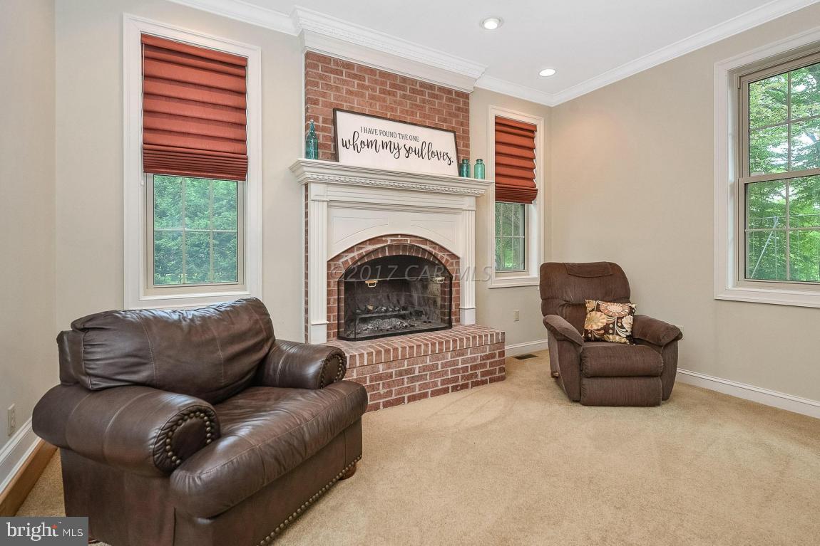 SHALLOWS THE - Residential