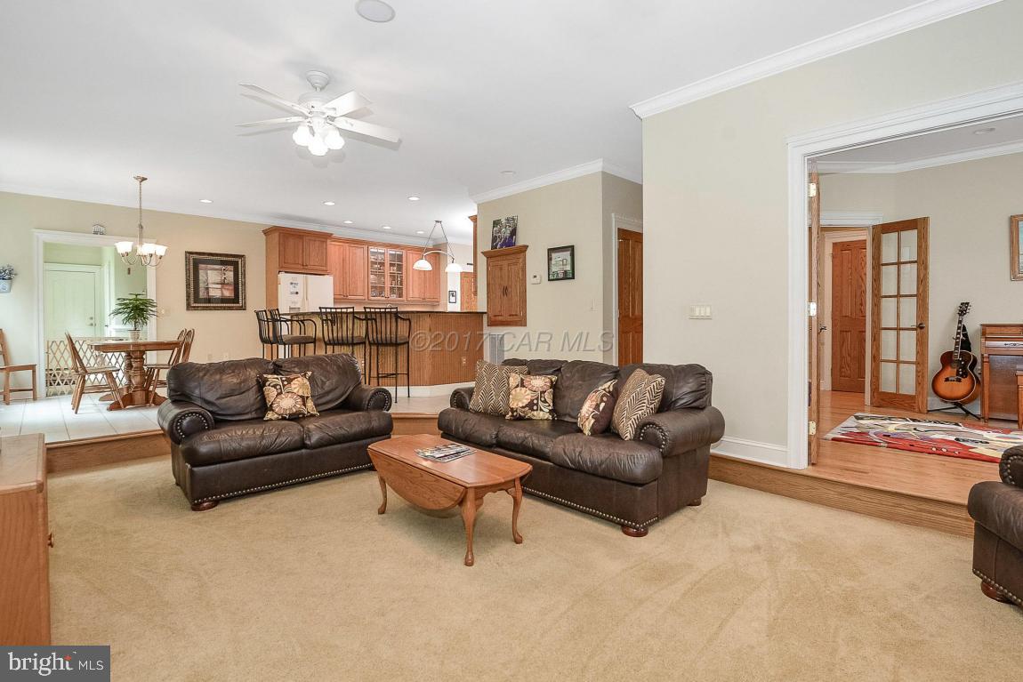 SHALLOWS THE - Residential