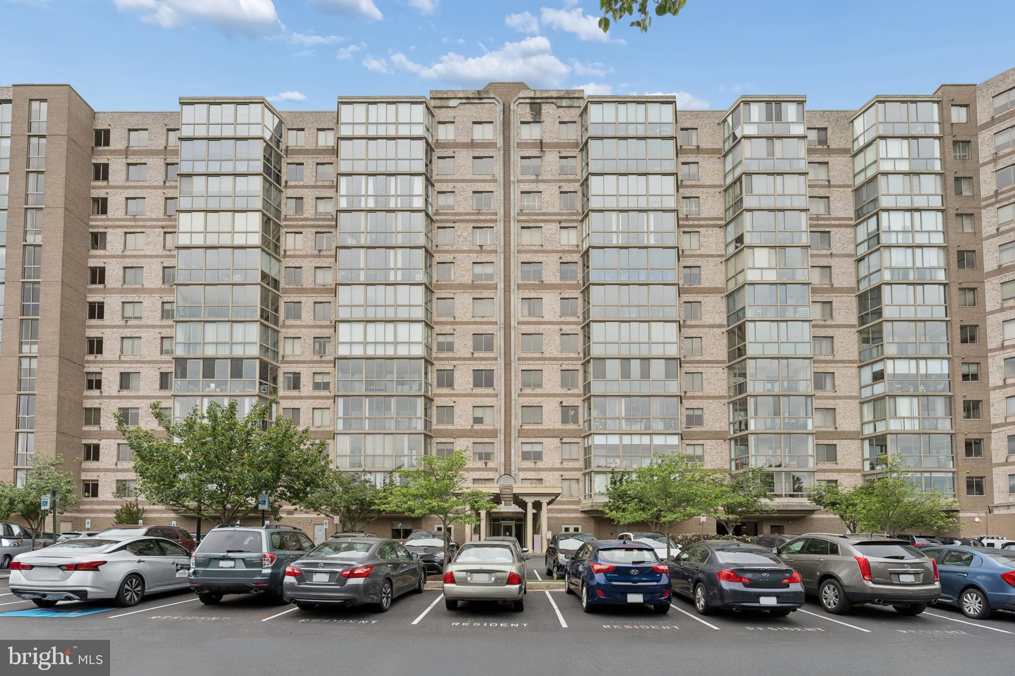 LANSDOWNE WOODS - Residential