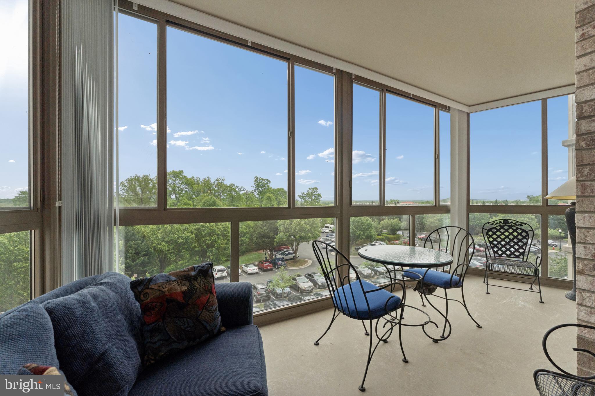 LANSDOWNE WOODS - Residential