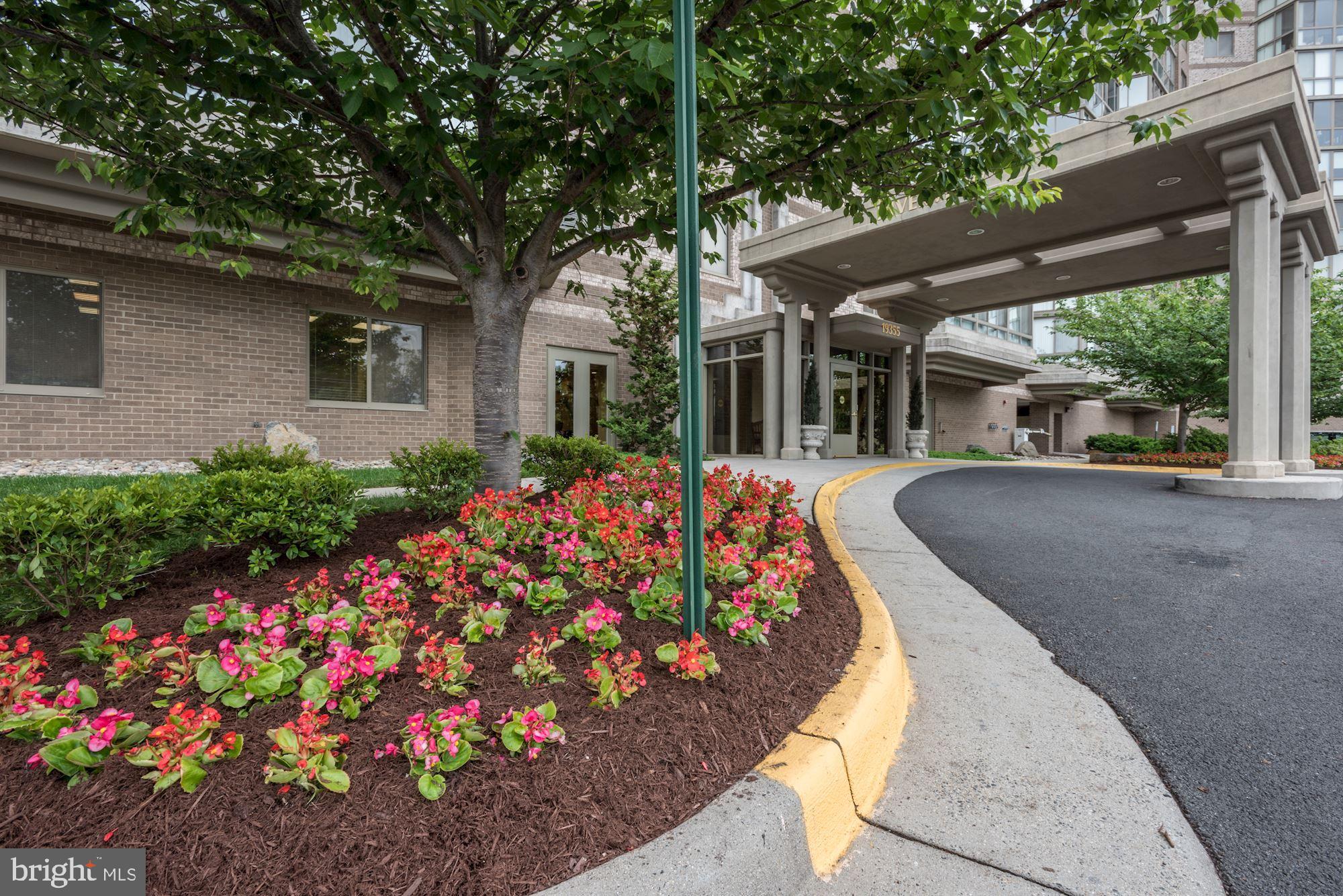 LANSDOWNE WOODS - Residential