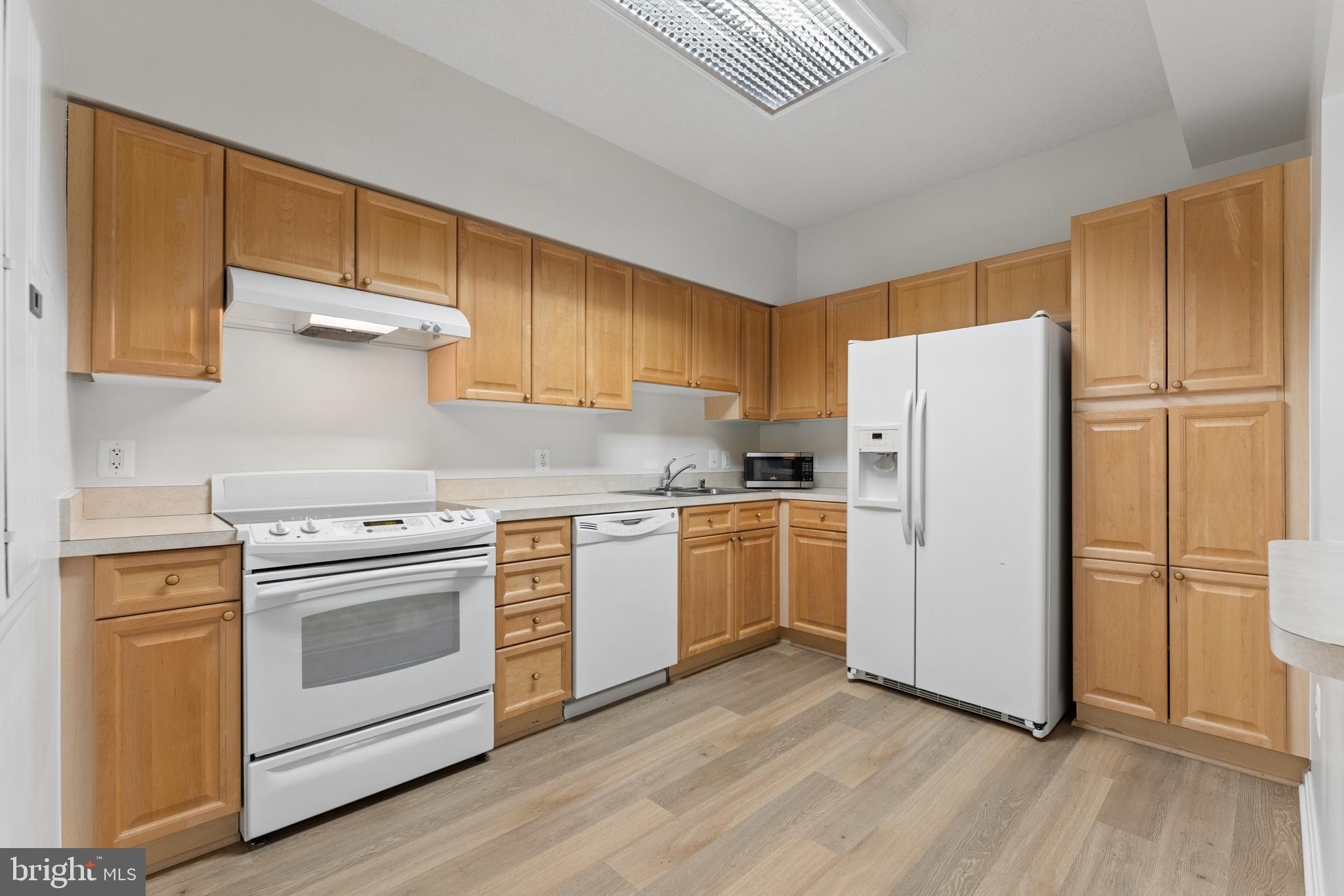 LANSDOWNE WOODS - Residential