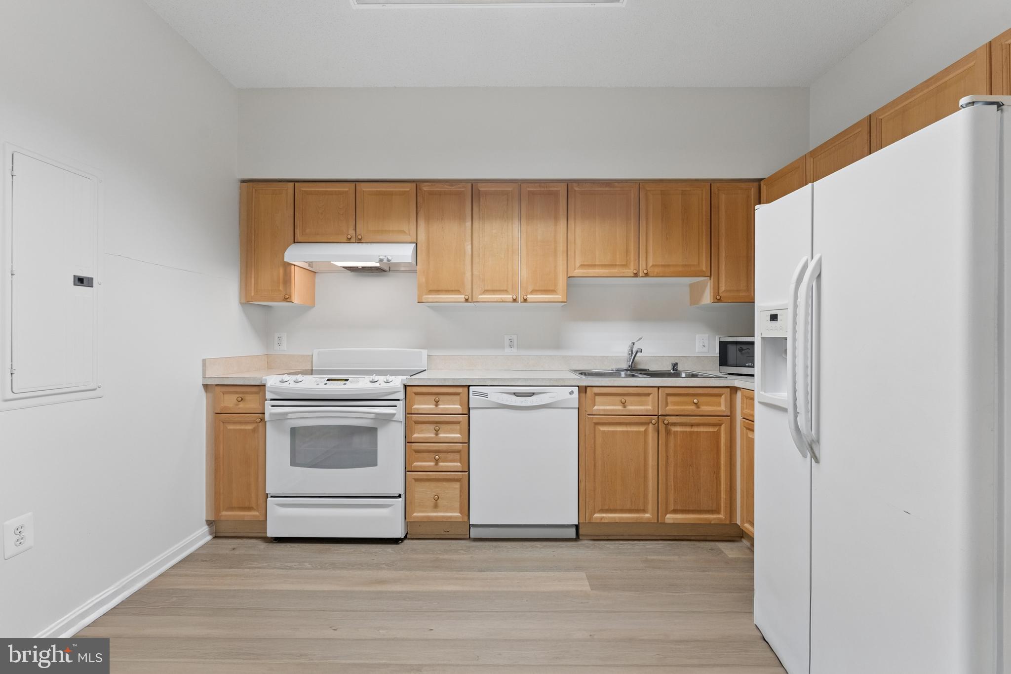 LANSDOWNE WOODS - Residential