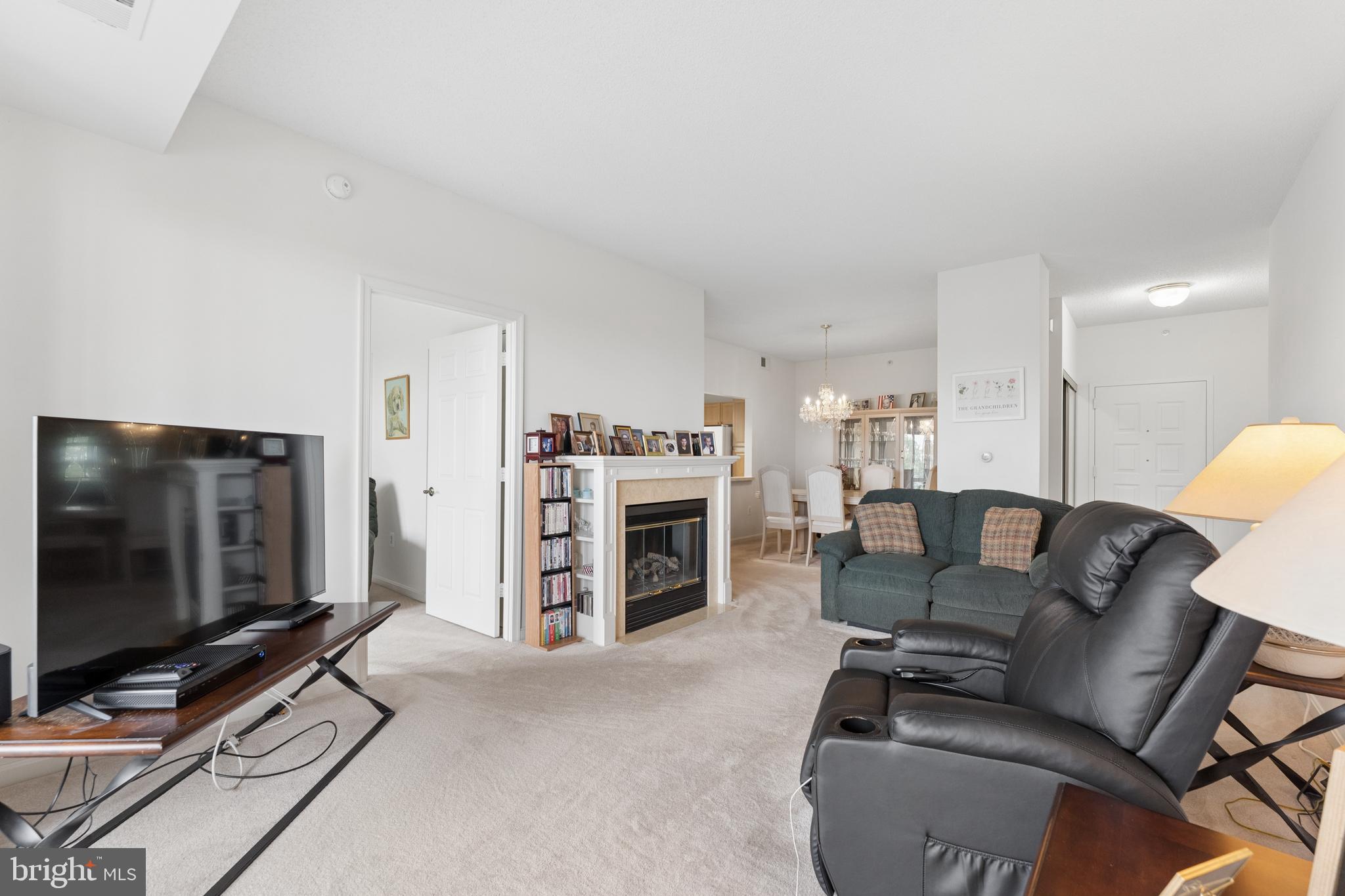 LANSDOWNE WOODS - Residential