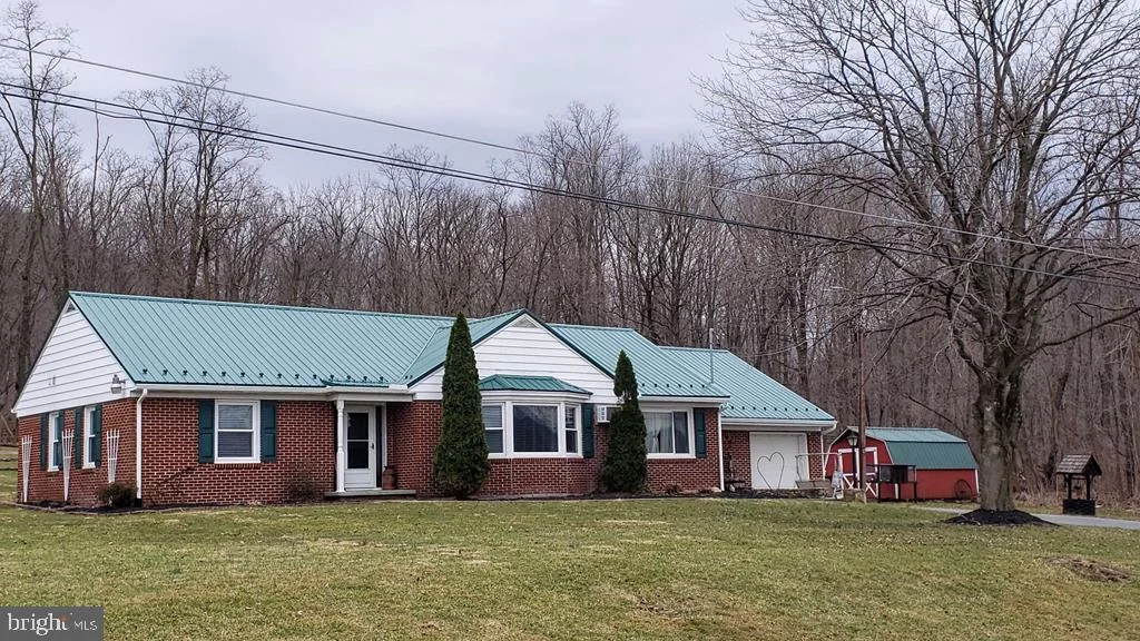 954 Route 75 S, East Waterford, PA 17021