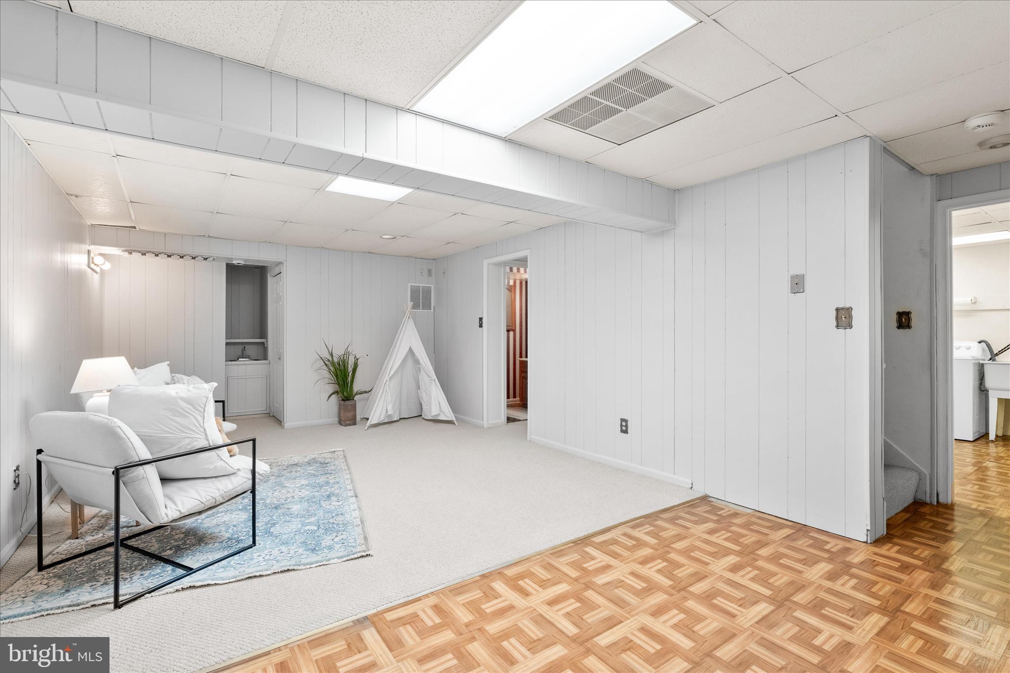 HIGHLAND HALL - Residential