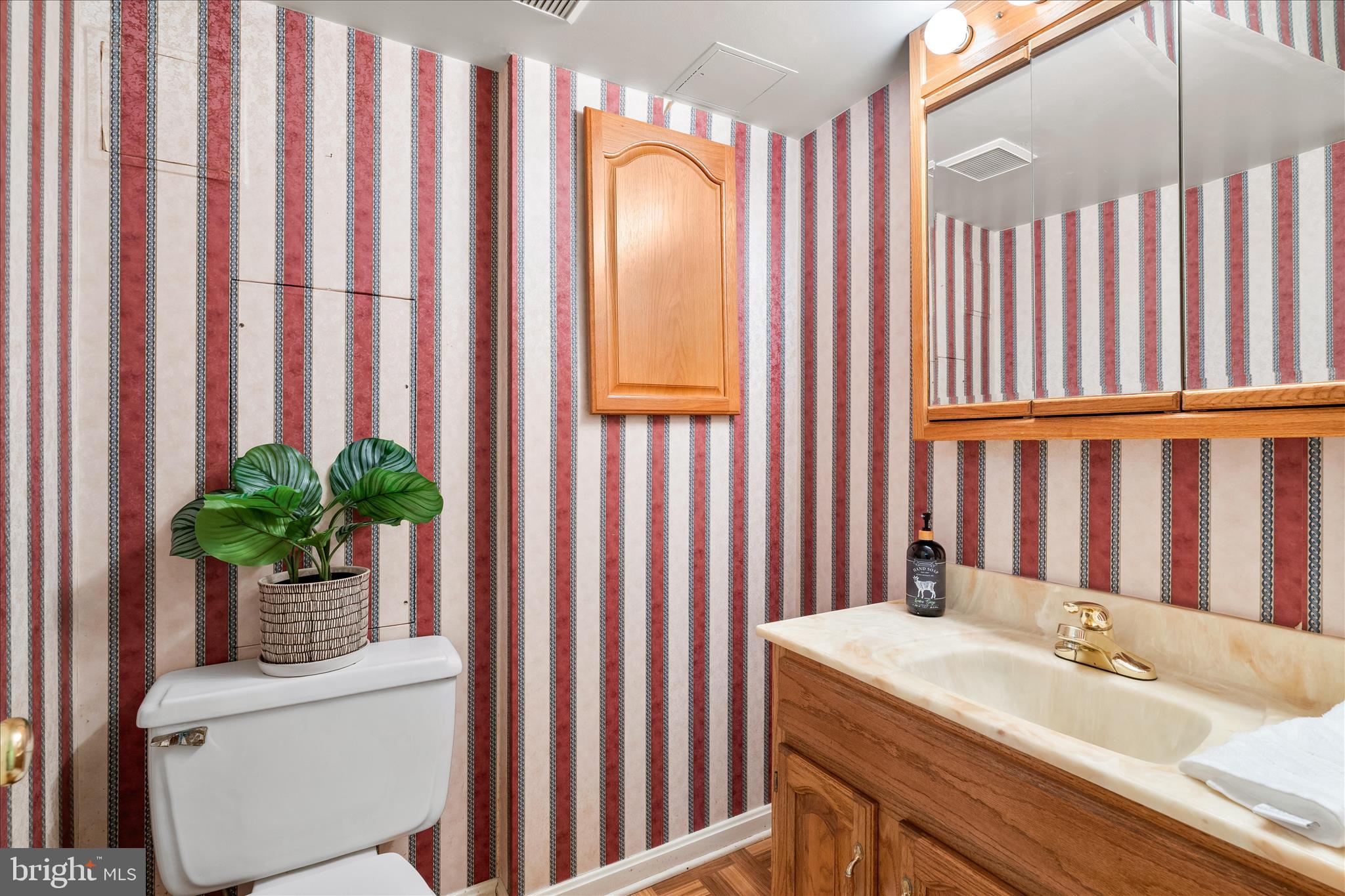 HIGHLAND HALL - Residential