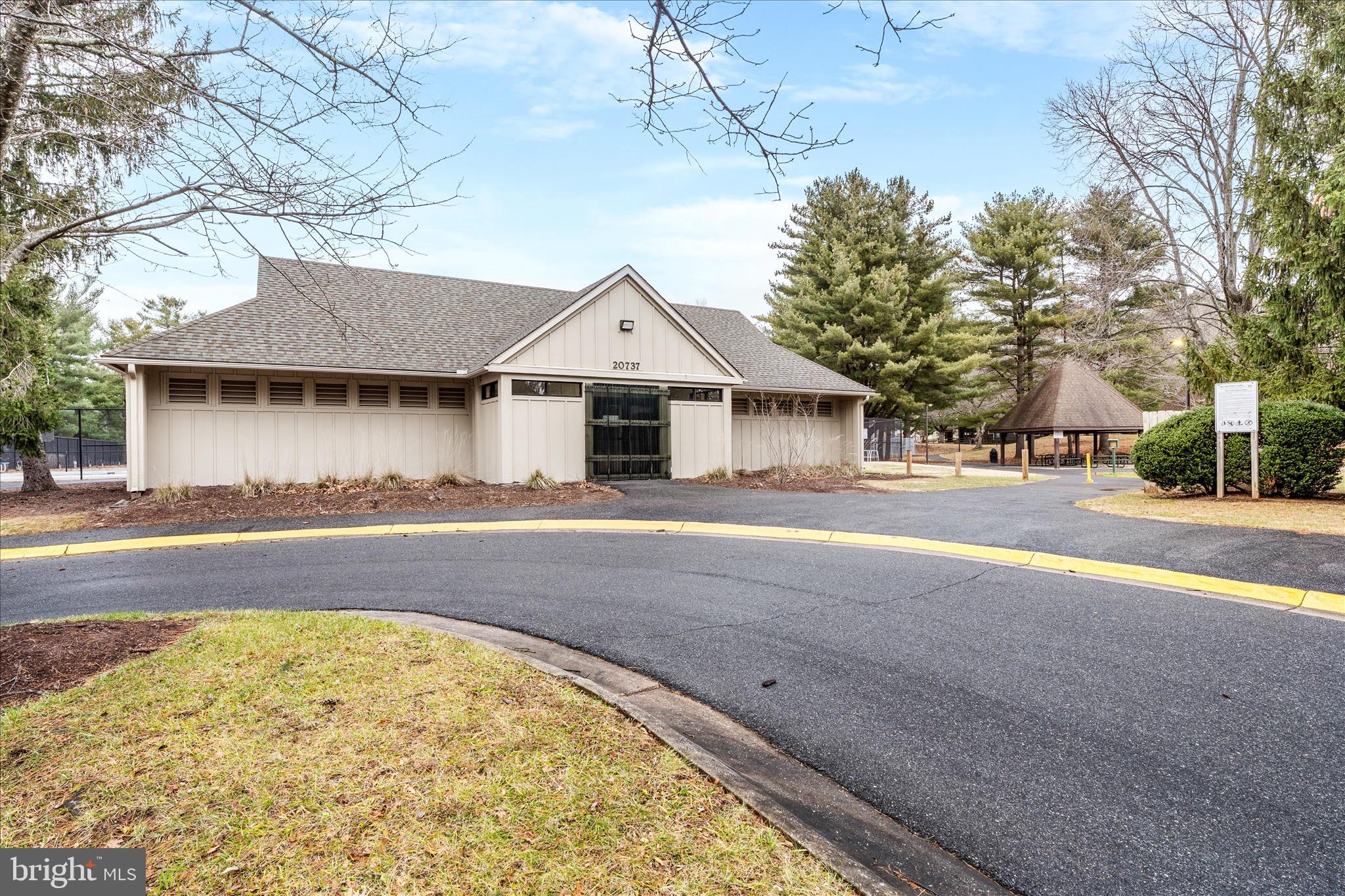 HIGHLAND HALL - Residential