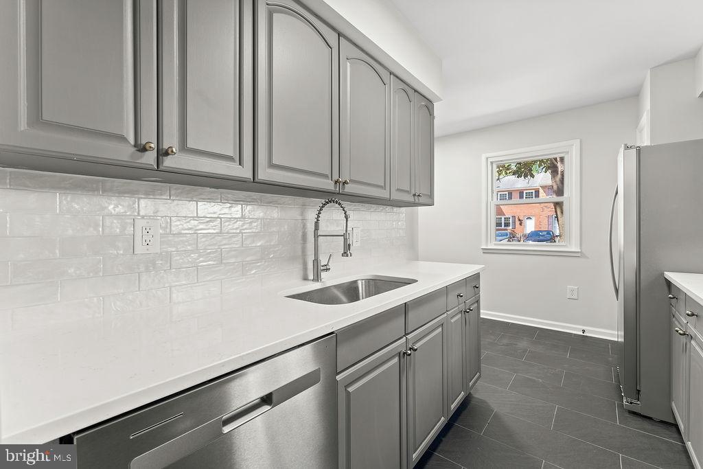 DALE CITY - Residential