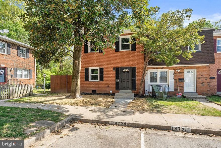 Beautifully renovated end-unit townhome in the highly sought-after Dale City community. This move-in ready home offers a bright, expansive living room, a generously sized primary bedroom, and a fully fenced backyard that backs to trees for added privacy and a peaceful setting. Thoughtful upgrades throughout include refinished hardwood floors, new tile flooring in the kitchen and bathrooms, stylish new vanities, and brand-new appliances, blending modern finishes with everyday comfort.