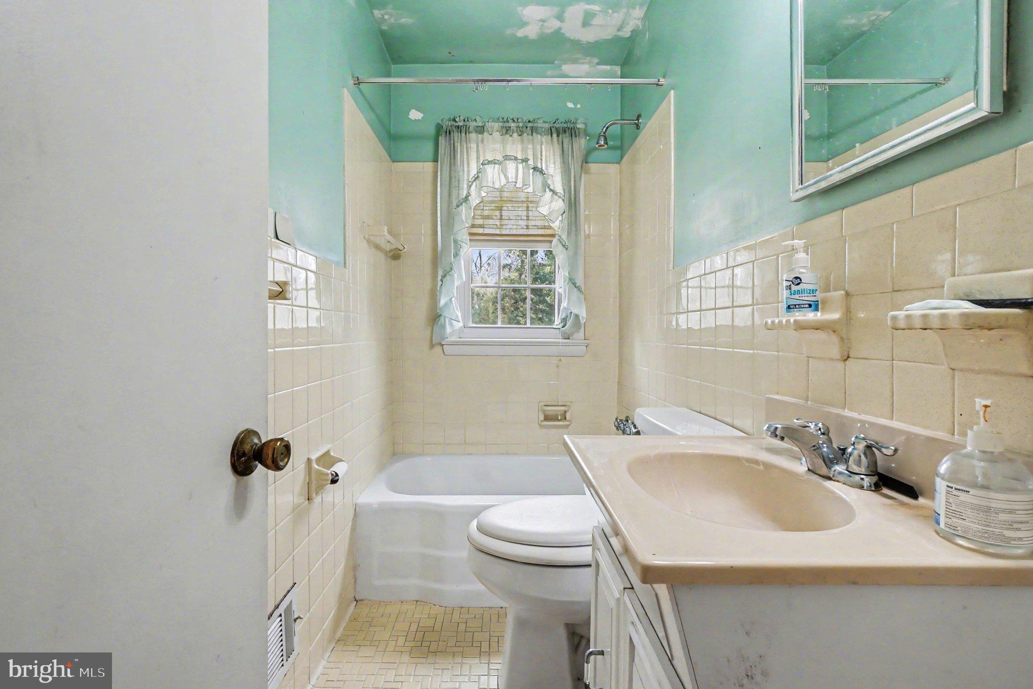 HOMESTEAD VILLAGE - Residential