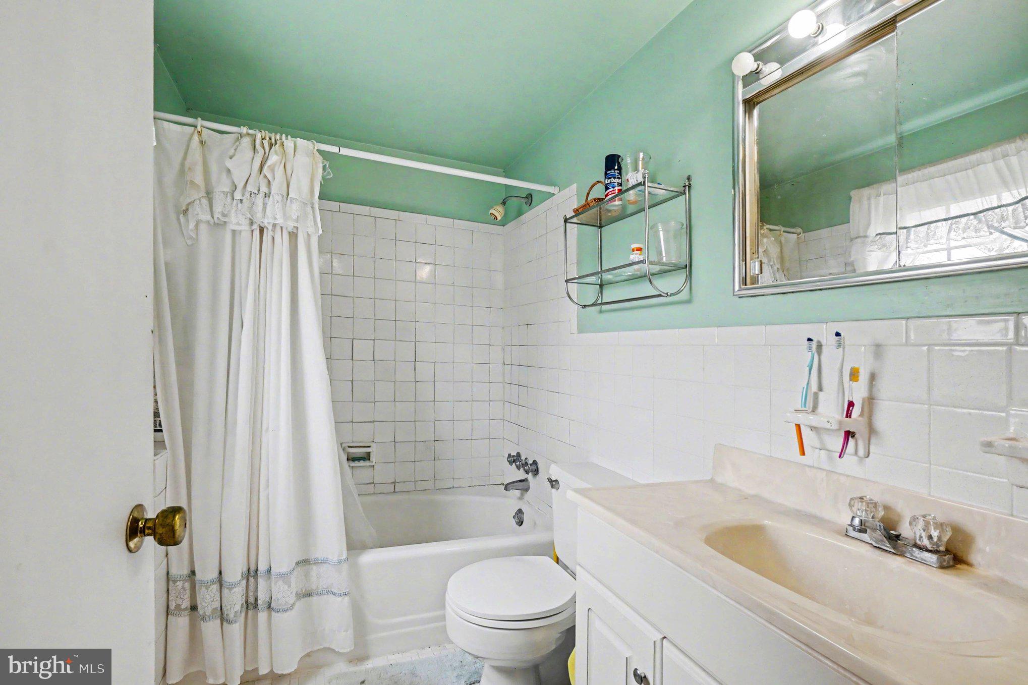 HOMESTEAD VILLAGE - Residential