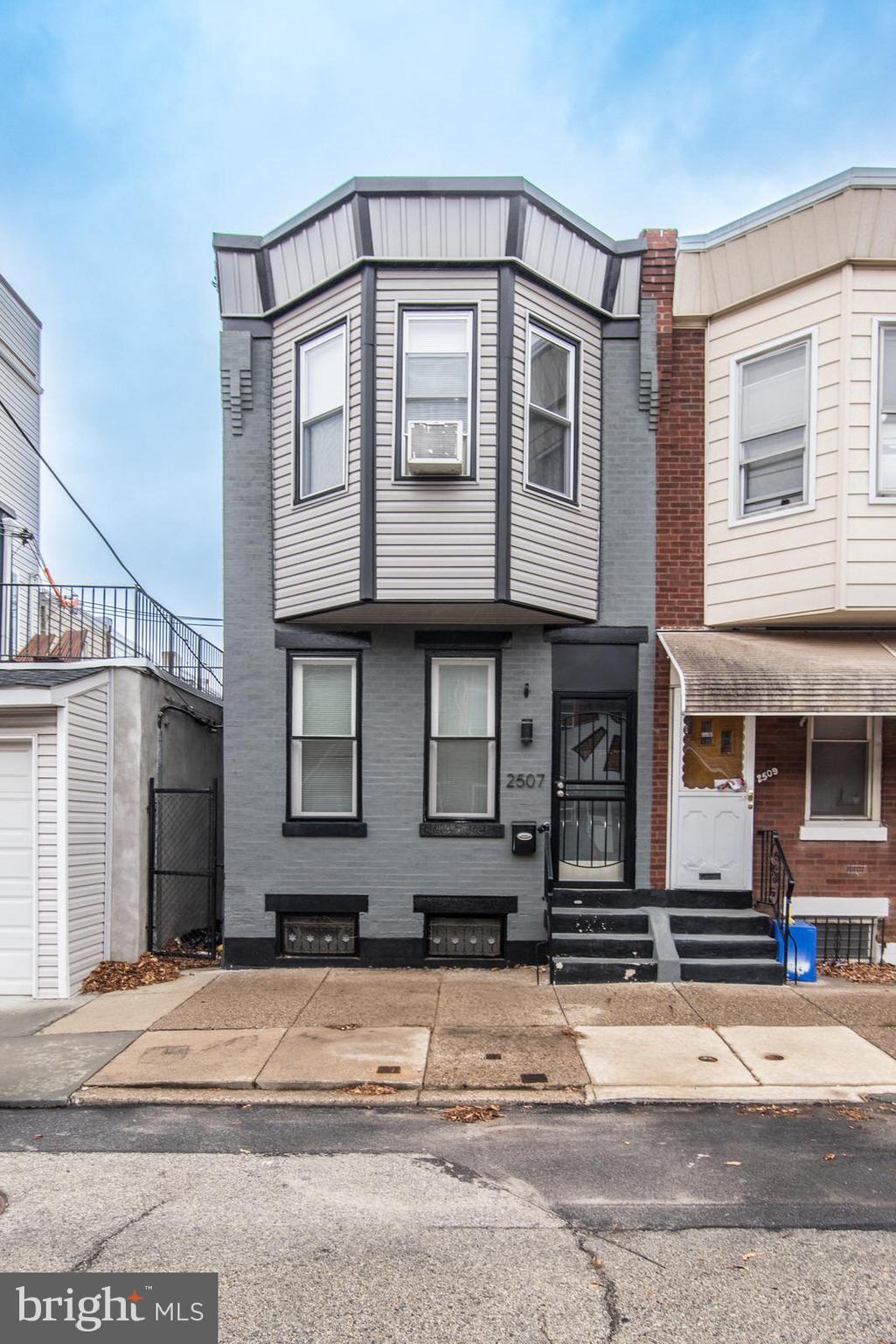 PORT RICHMOND - Residential