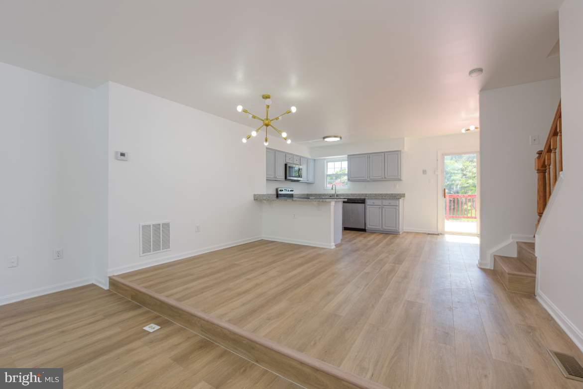 CALVERTON - Residential Lease