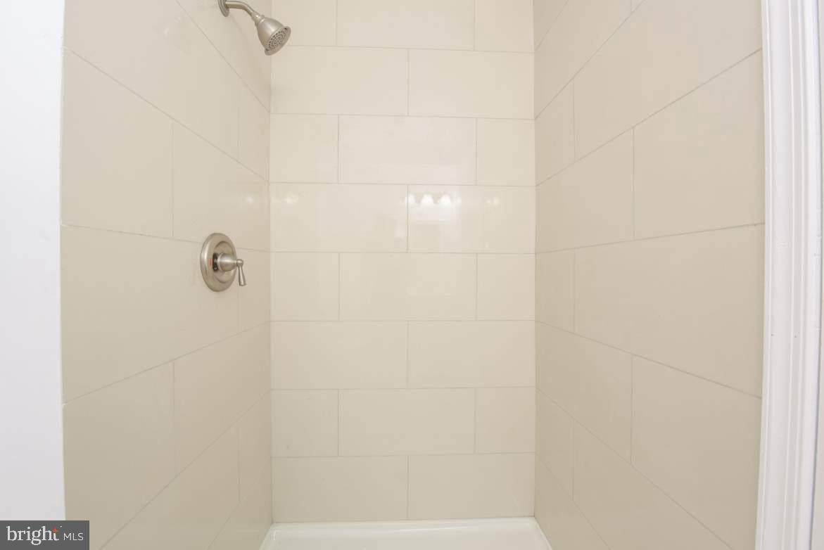 CALVERTON - Residential Lease