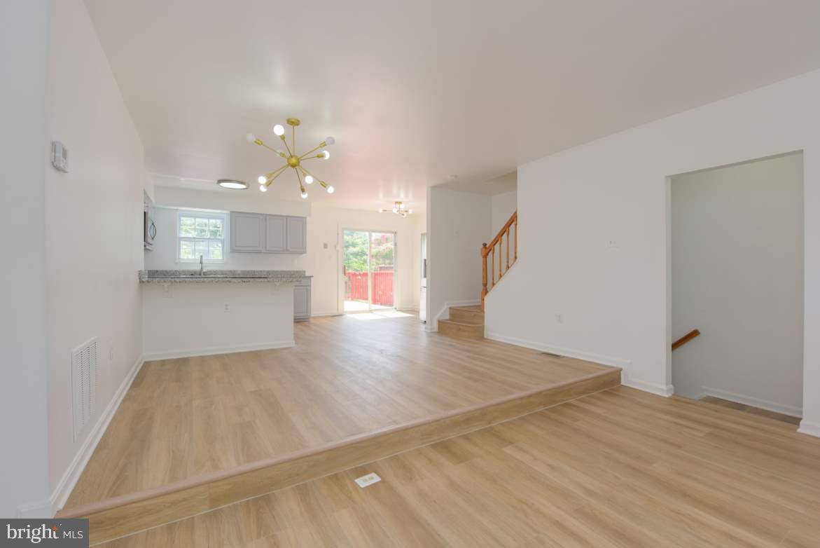 CALVERTON - Residential Lease