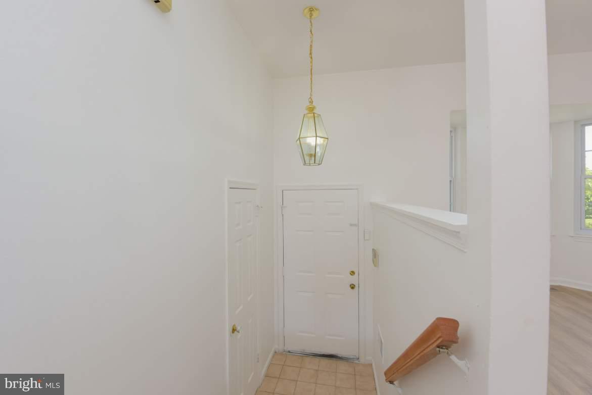 CALVERTON - Residential Lease