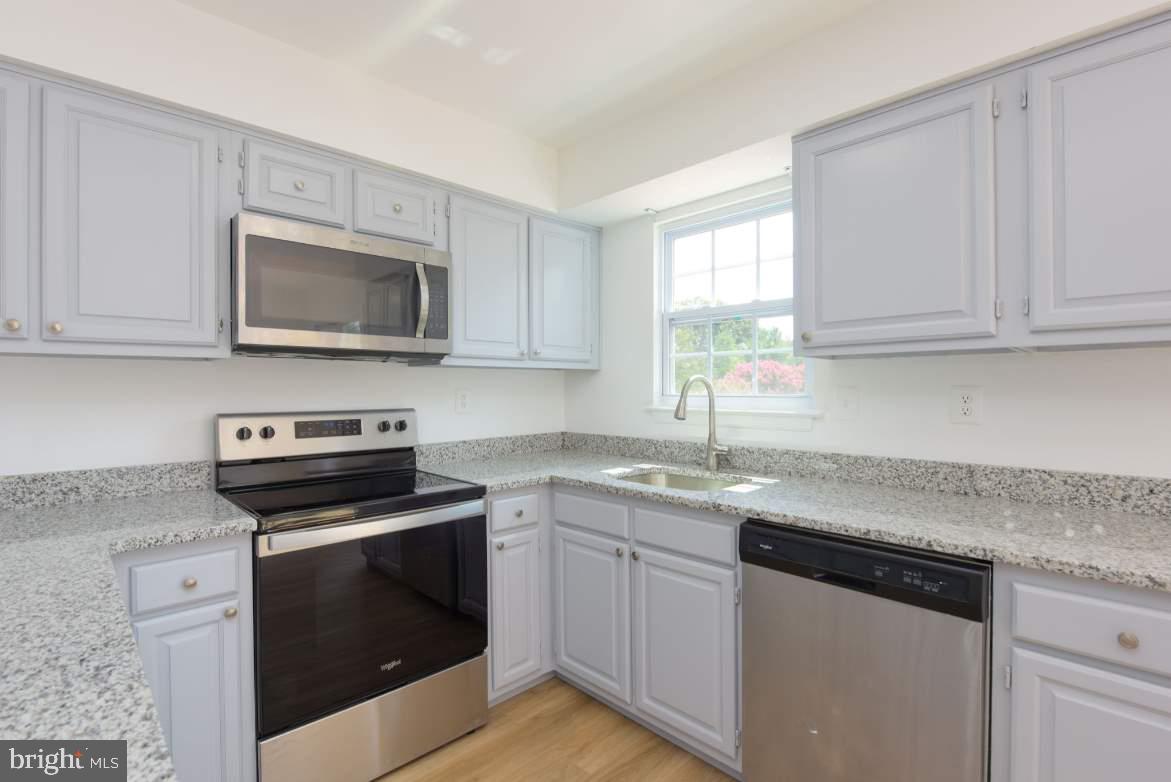 CALVERTON - Residential Lease