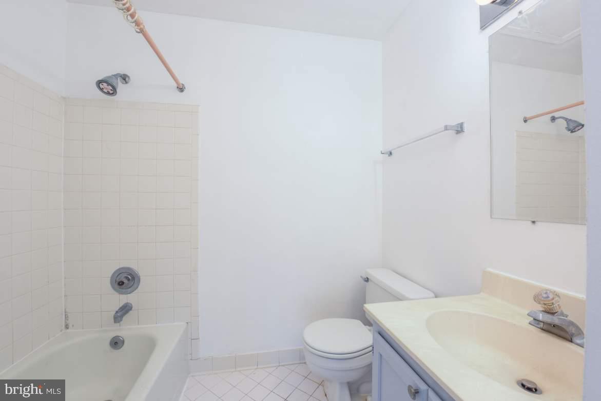 CALVERTON - Residential Lease