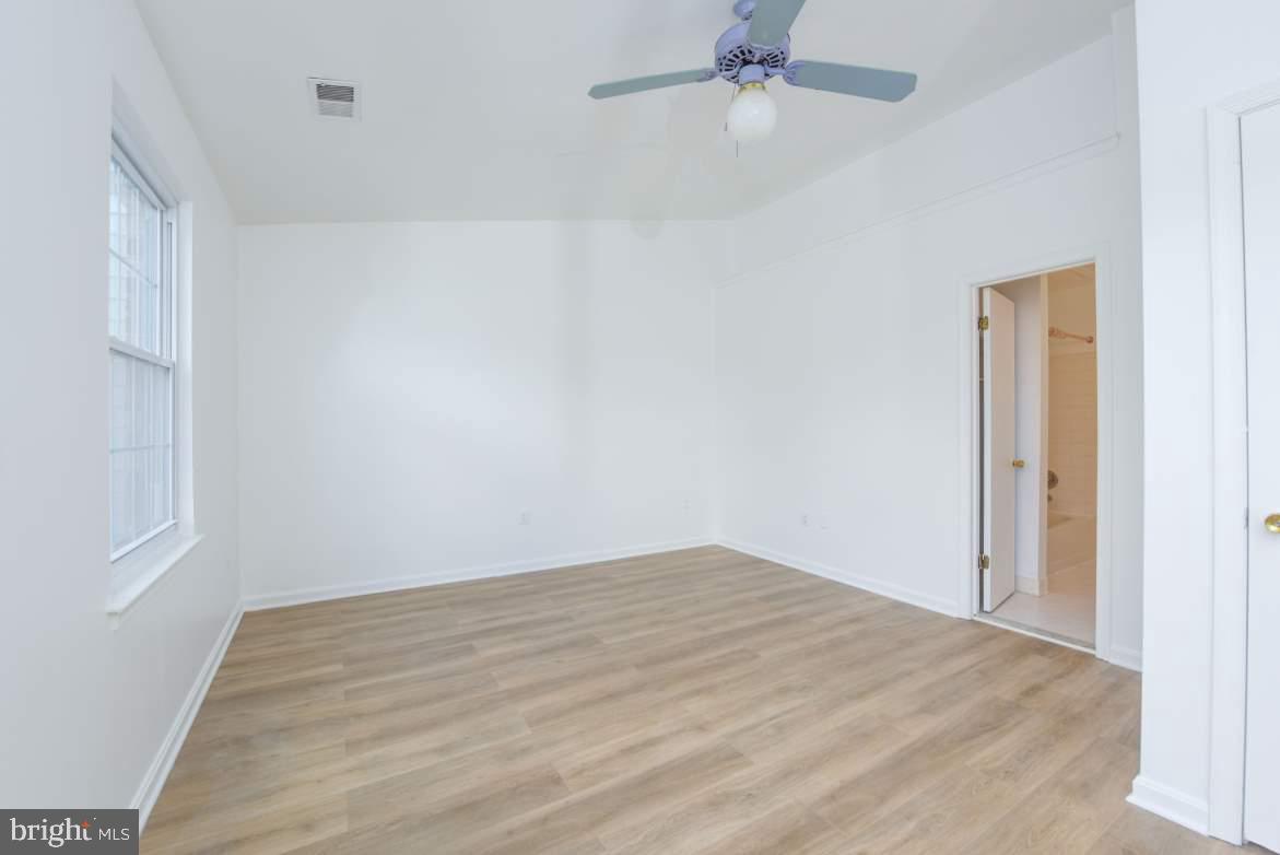 CALVERTON - Residential Lease