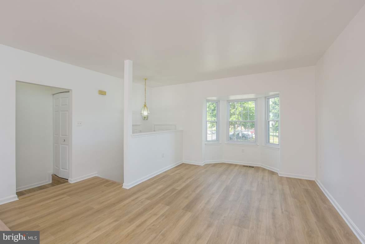 CALVERTON - Residential Lease