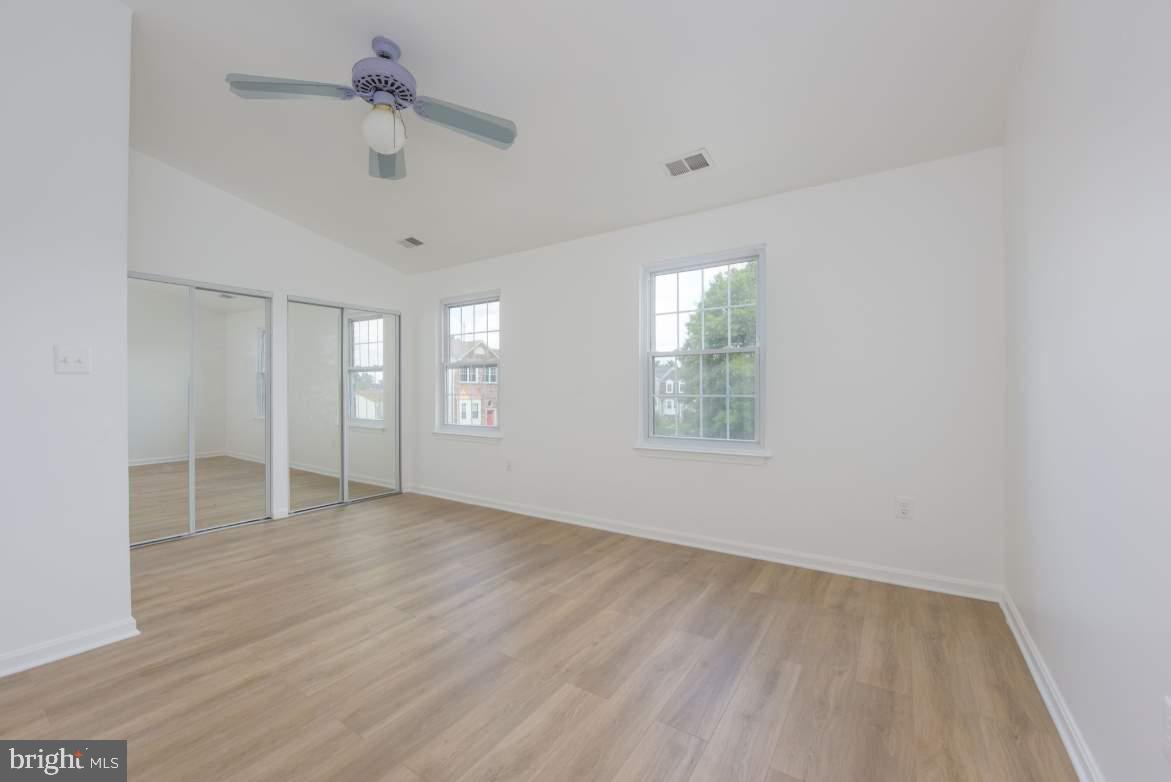 CALVERTON - Residential Lease