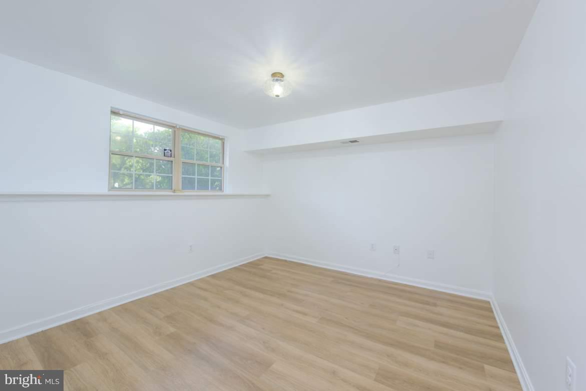 CALVERTON - Residential Lease