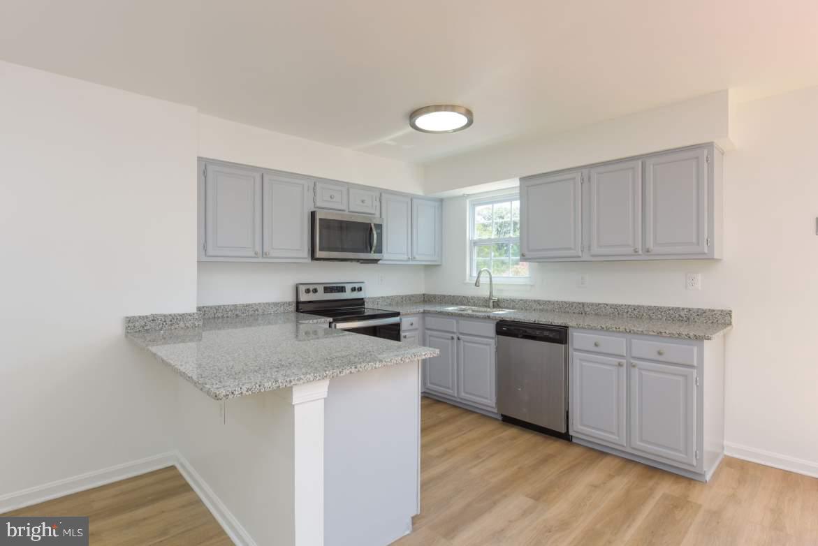 CALVERTON - Residential Lease