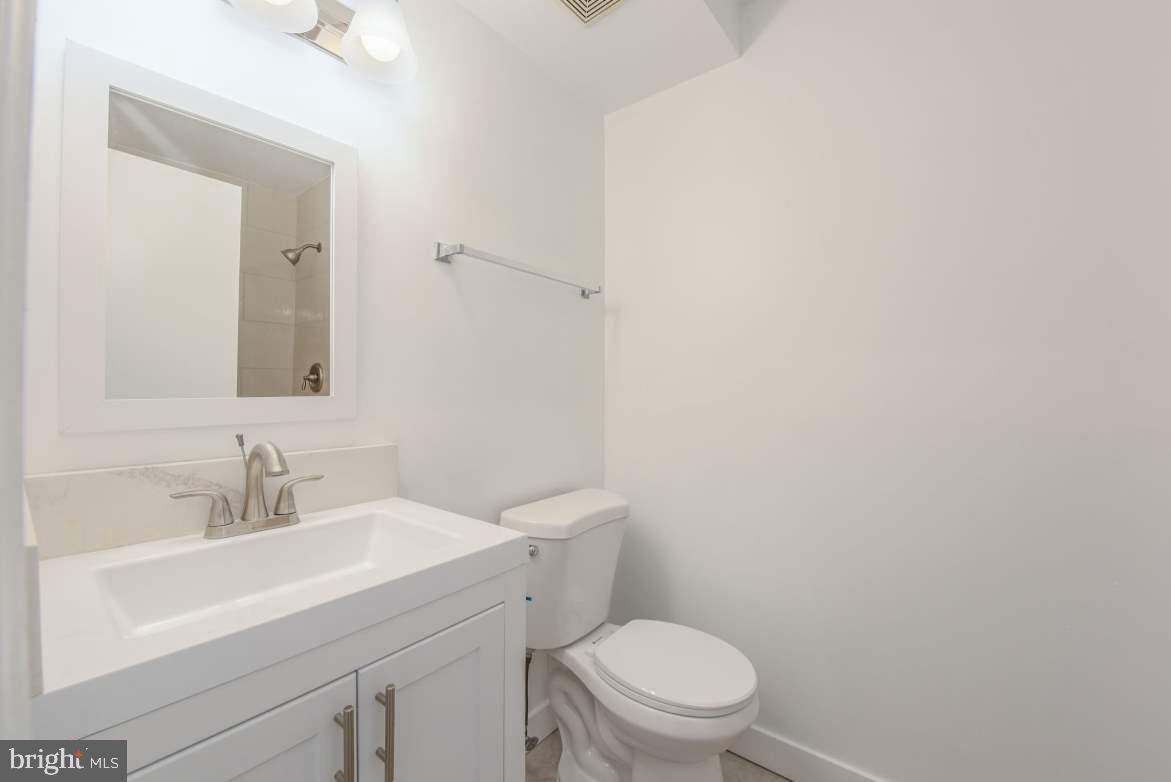 CALVERTON - Residential Lease