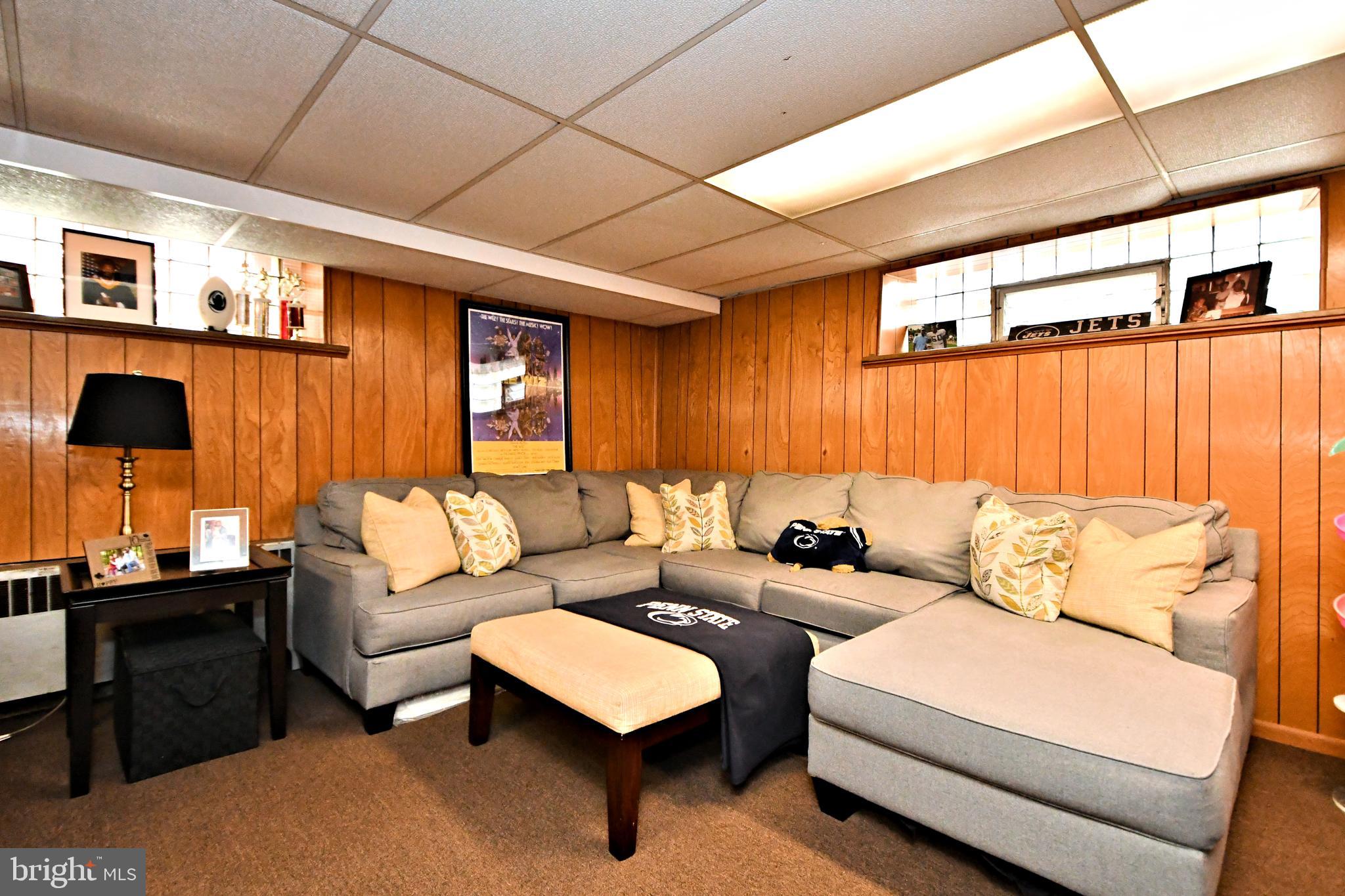 FOX CHASE - Residential