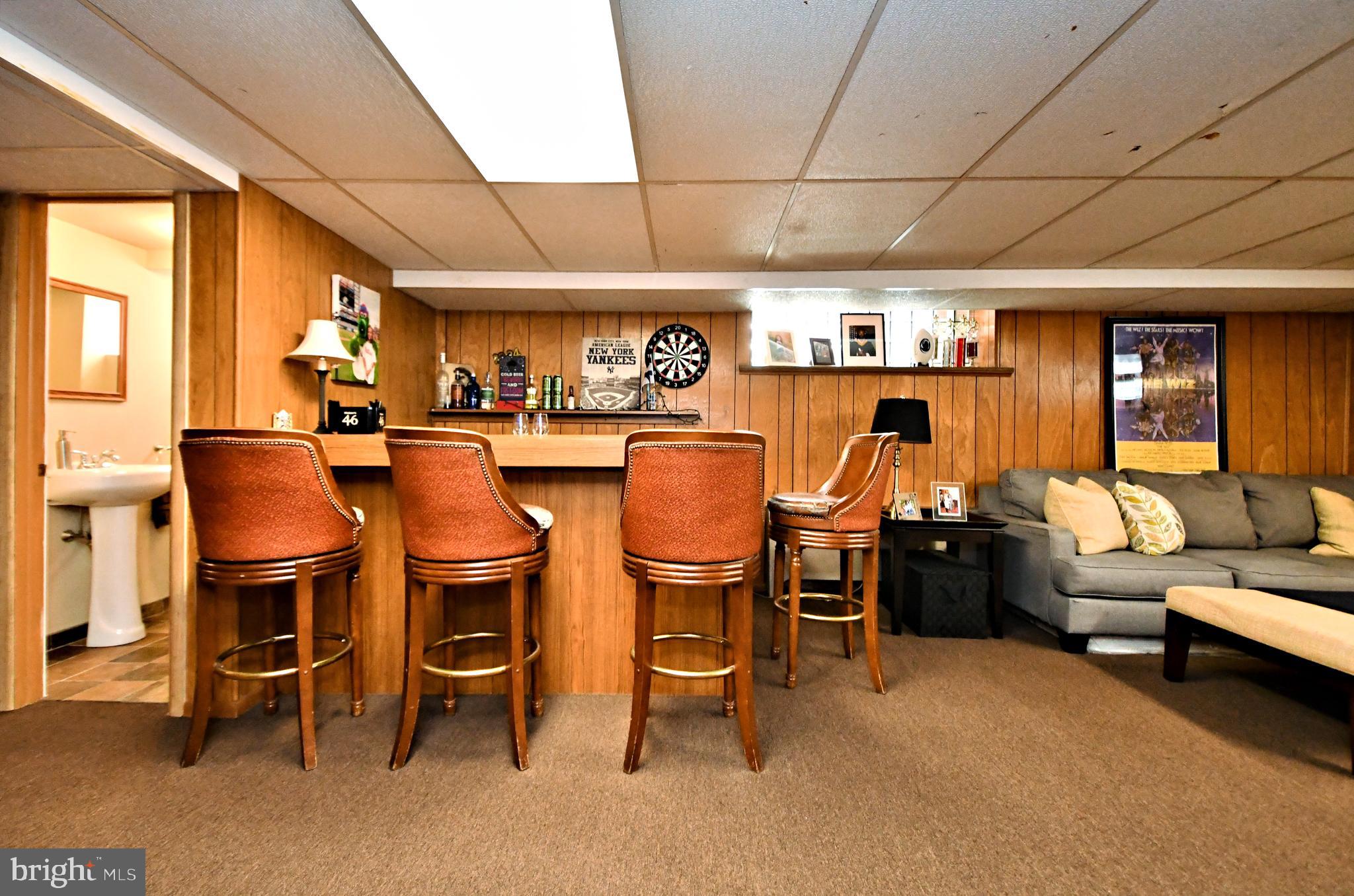 FOX CHASE - Residential