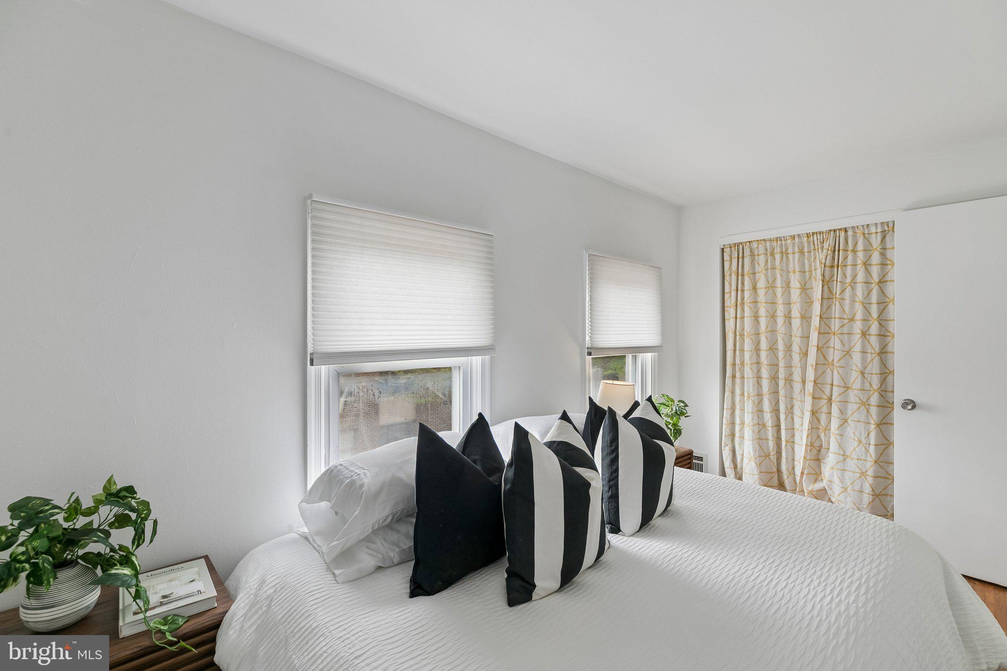 RITTENHOUSE SQUARE - Residential Income