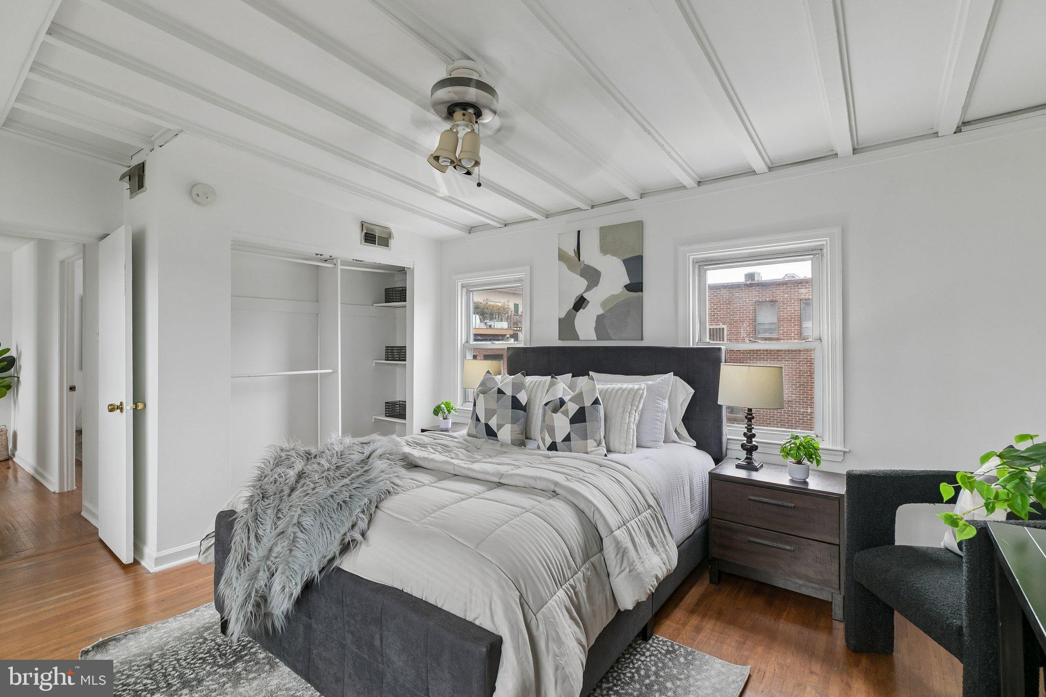 RITTENHOUSE SQUARE - Residential Income