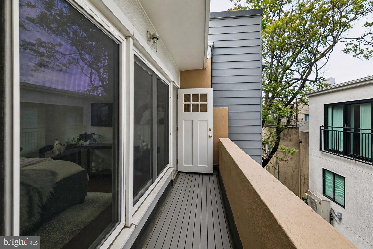 RITTENHOUSE SQUARE - Residential Income