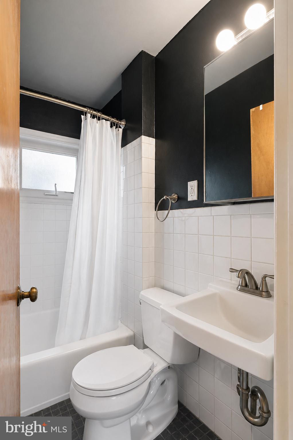 RITTENHOUSE SQUARE - Residential Income
