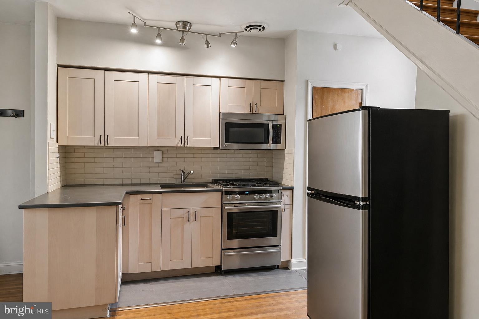 RITTENHOUSE SQUARE - Residential Income