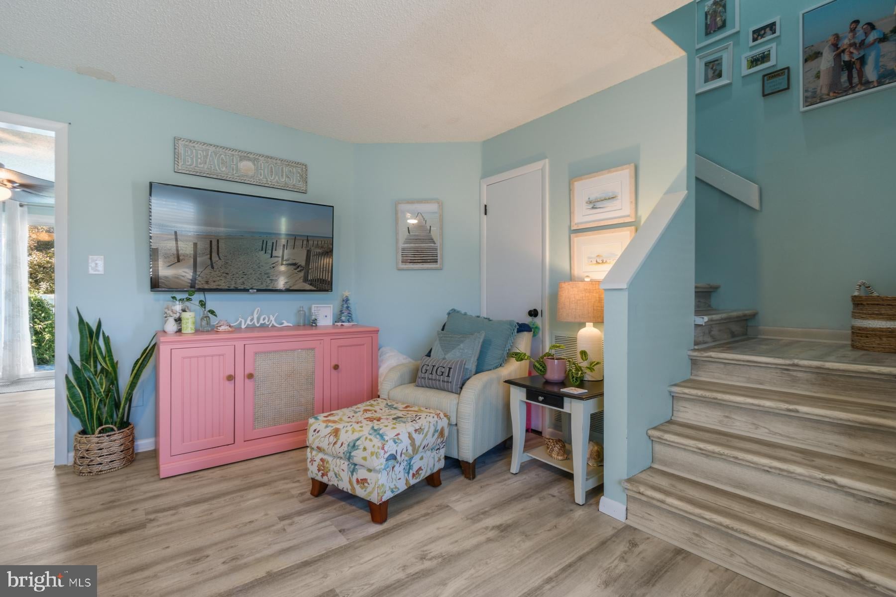 713 KELLY ROAD 713A
