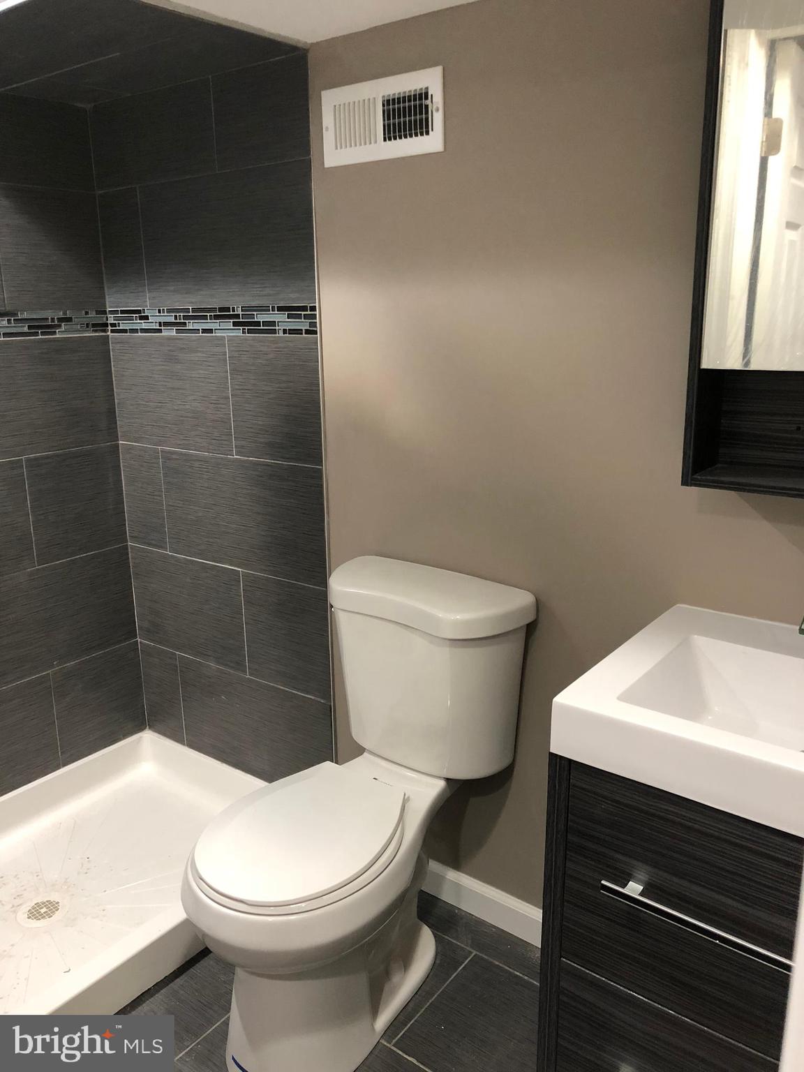 TEMPLE UNIVERSITY - Residential Lease