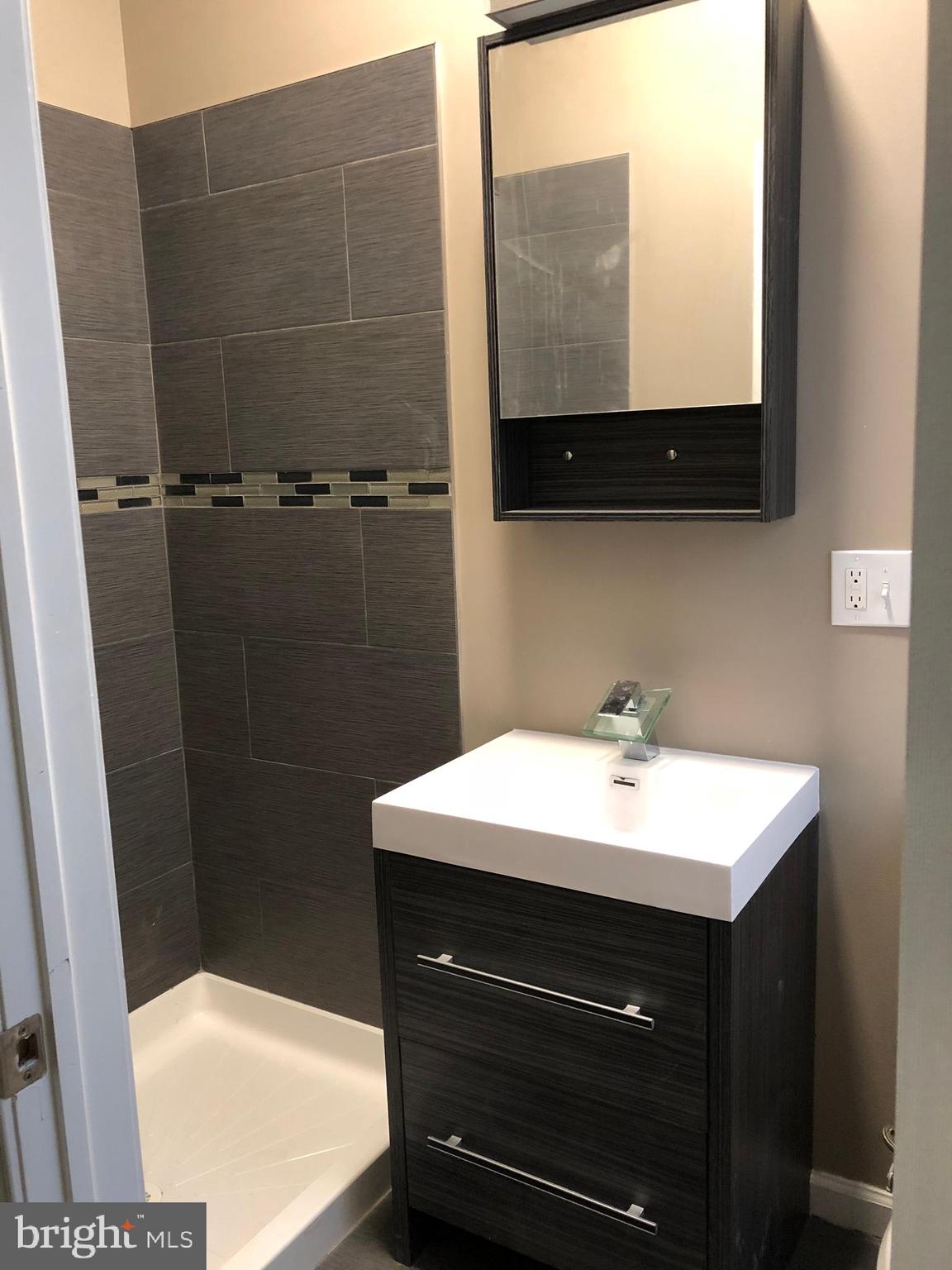 TEMPLE UNIVERSITY - Residential Lease