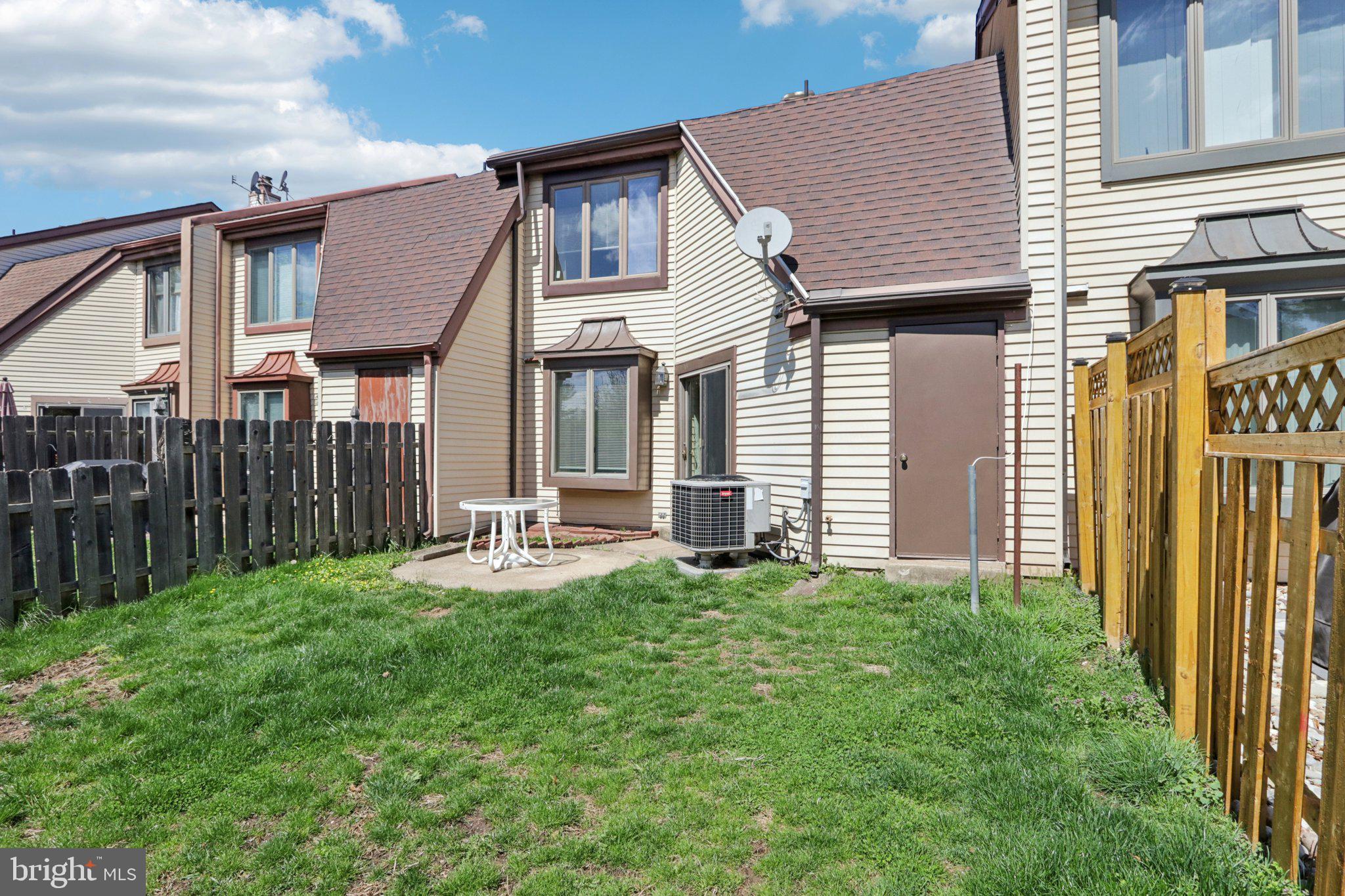 HEADLEY TRACE - Residential