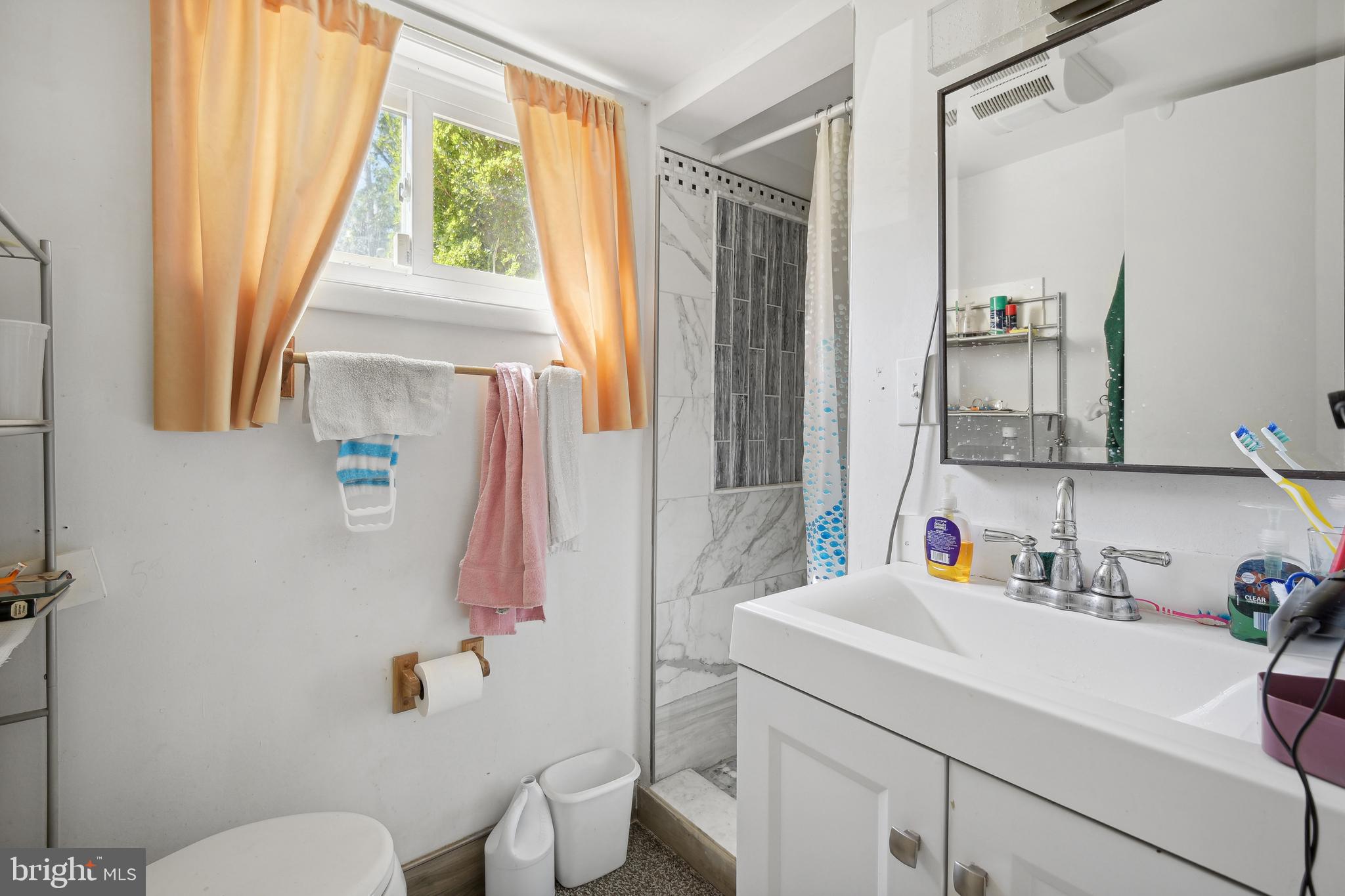 ENGLISH MANOR - Residential