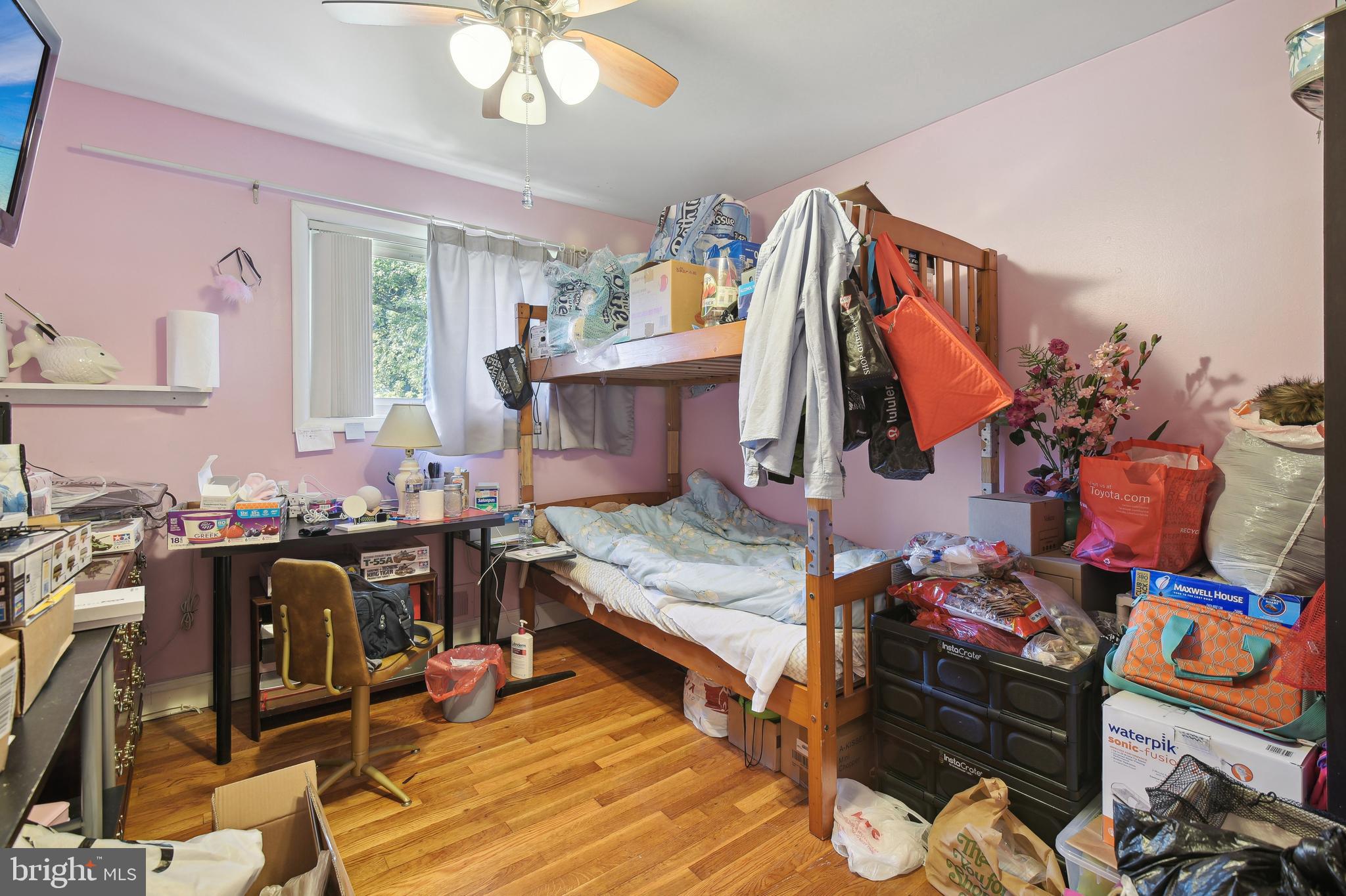 ENGLISH MANOR - Residential