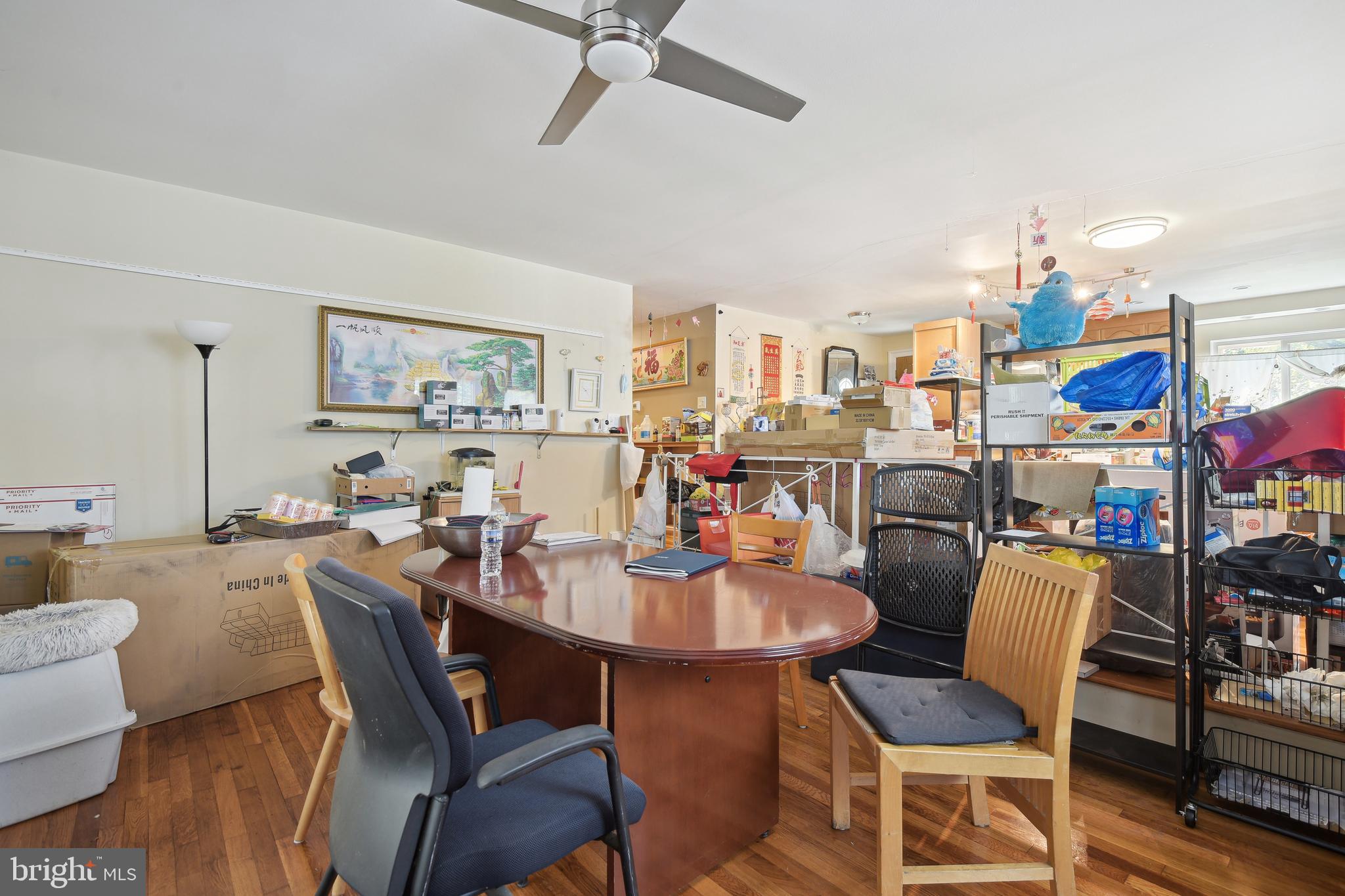 ENGLISH MANOR - Residential